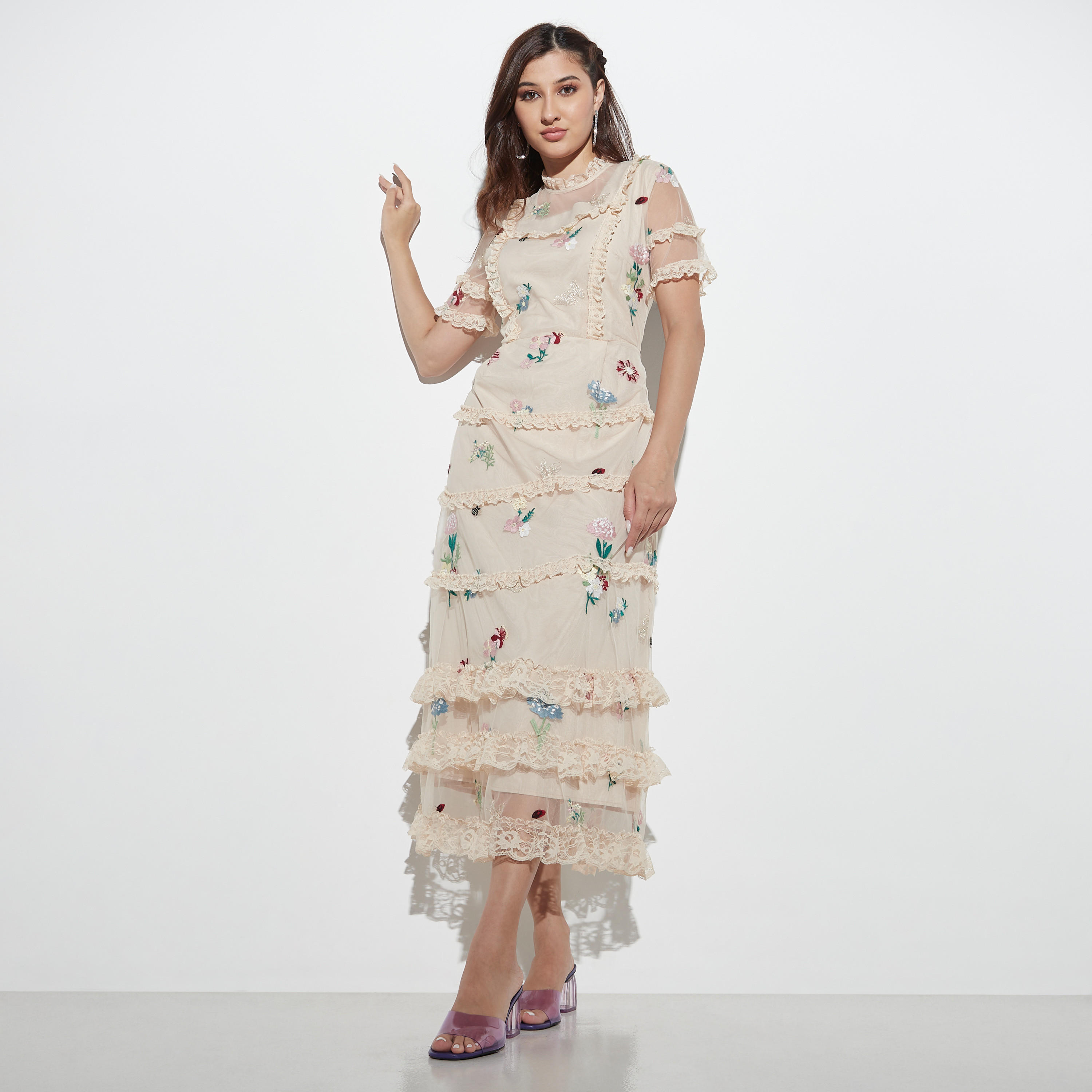 فستان بتطريز أزهار ودانتيل من تو إكستريمز-women-clothing-dresses-image-1