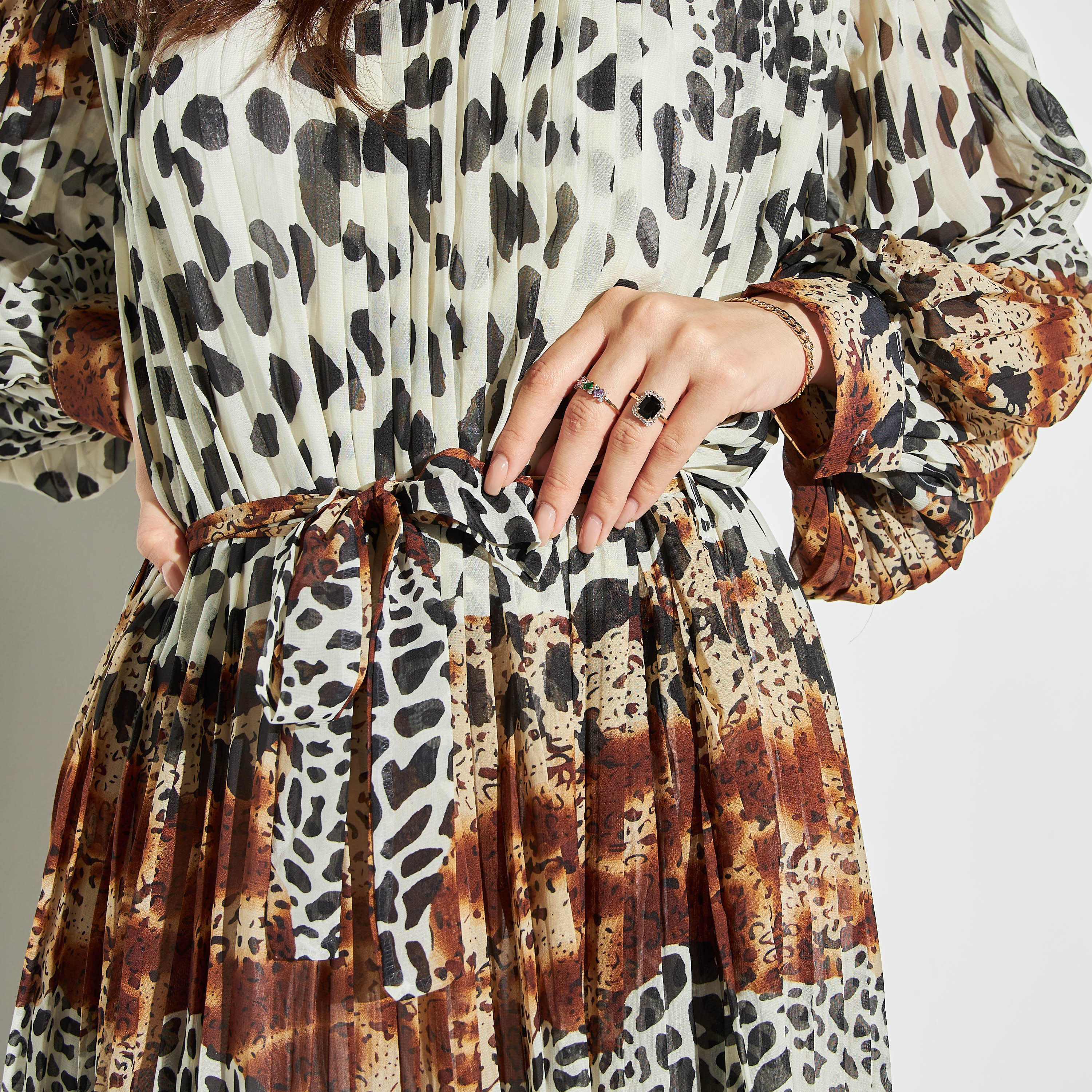 فستان طويل بأربطة وأكمام طويلة وطبعات حيوانات من تو إكستريمز-women-clothing-dresses-image-4