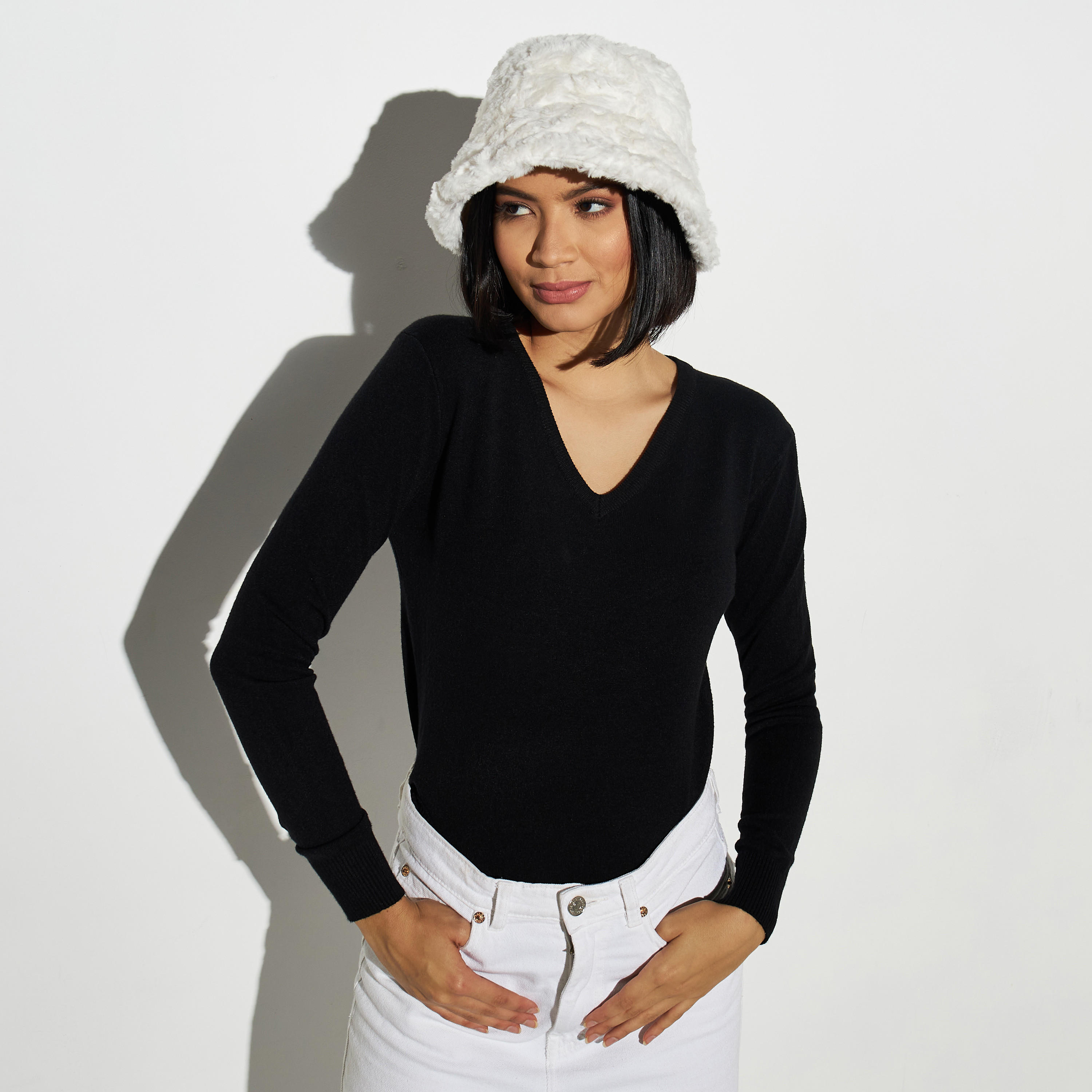 كنزة بارزة الملمس بياقة V وأكمام طويلة من تو إكستريمز-women-clothing-cardigansandjumpers-jumpers-image-1