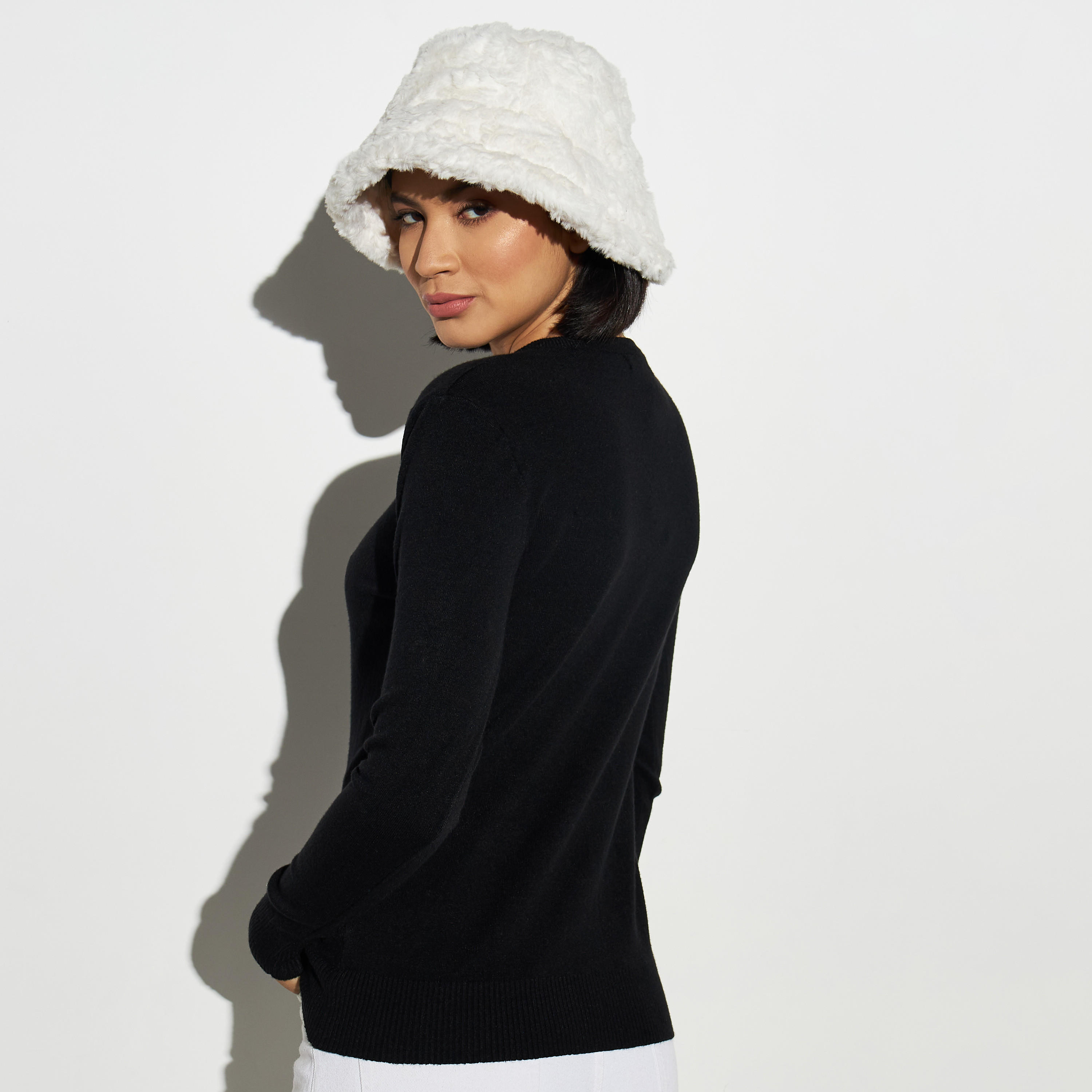 كنزة بارزة الملمس بياقة V وأكمام طويلة من تو إكستريمز-women-clothing-cardigansandjumpers-jumpers-image-3