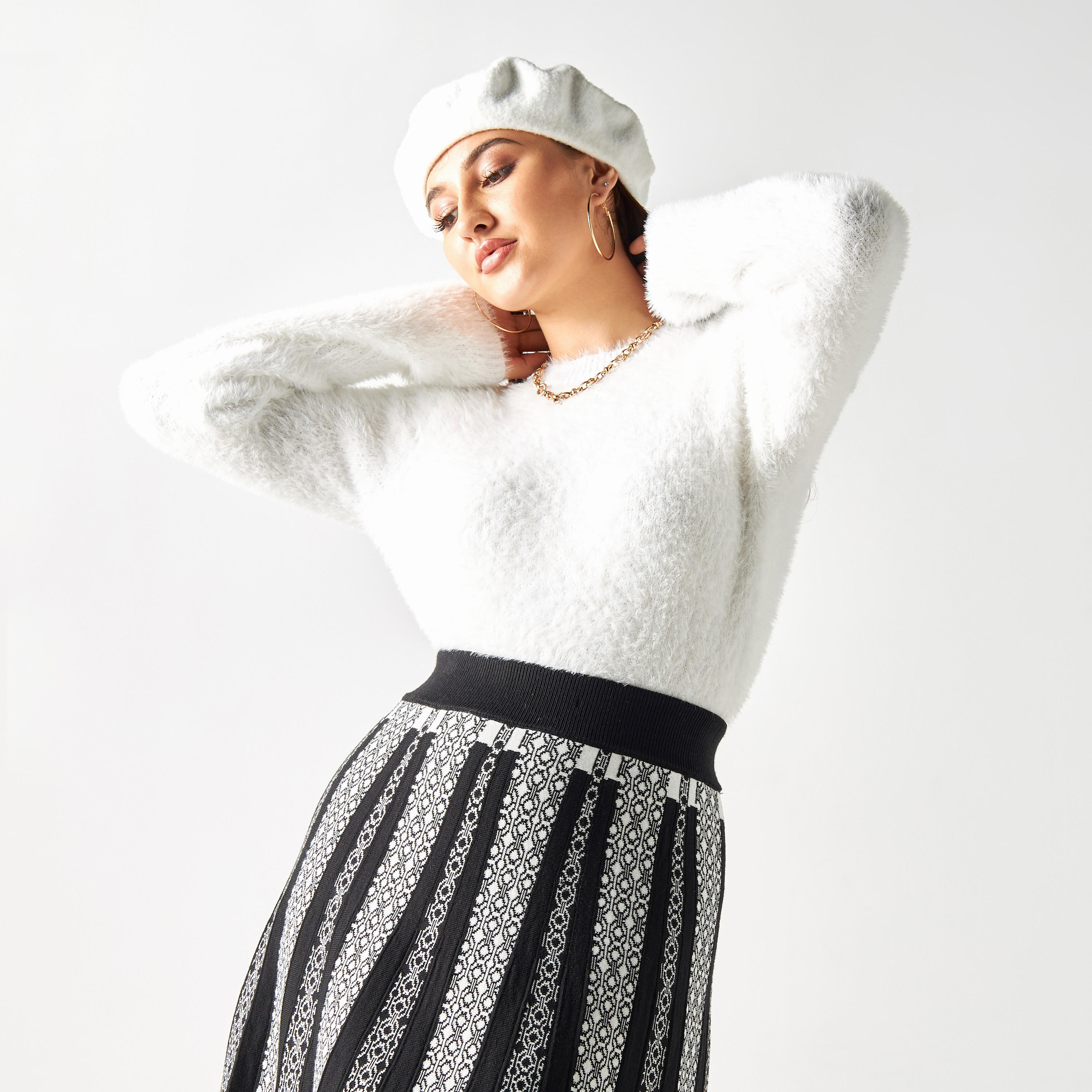 كنزة بارزة الملمس بياقة ضيّقة وأكمام طويلة من تو إكستريمز-women-clothing-cardigansandjumpers-jumpers-image-1