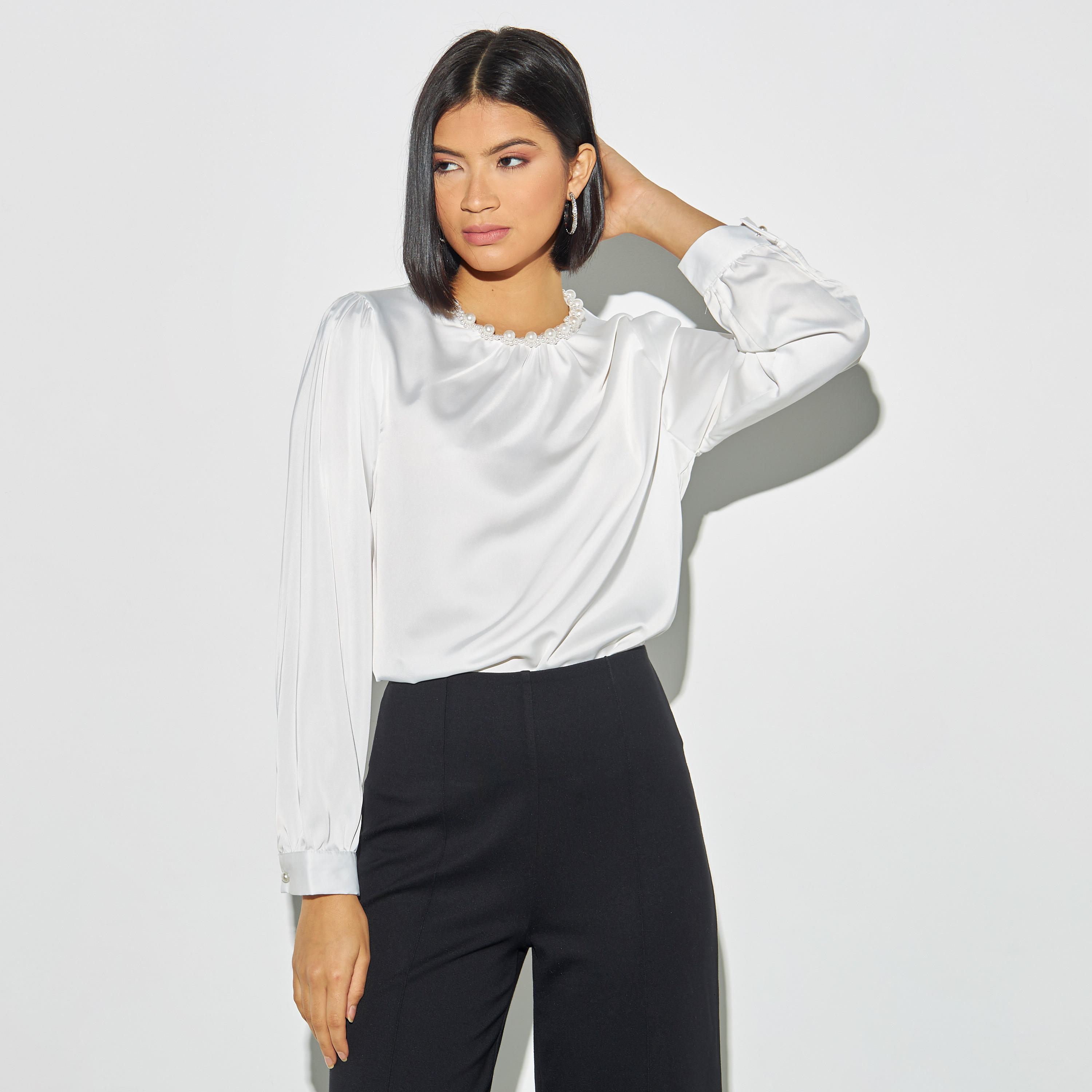 بلوزة مزيّنة باللؤلؤ بأكمام طويلة من توإكستريمز-women-clothing-shirtsandblouses-blouses-image-1