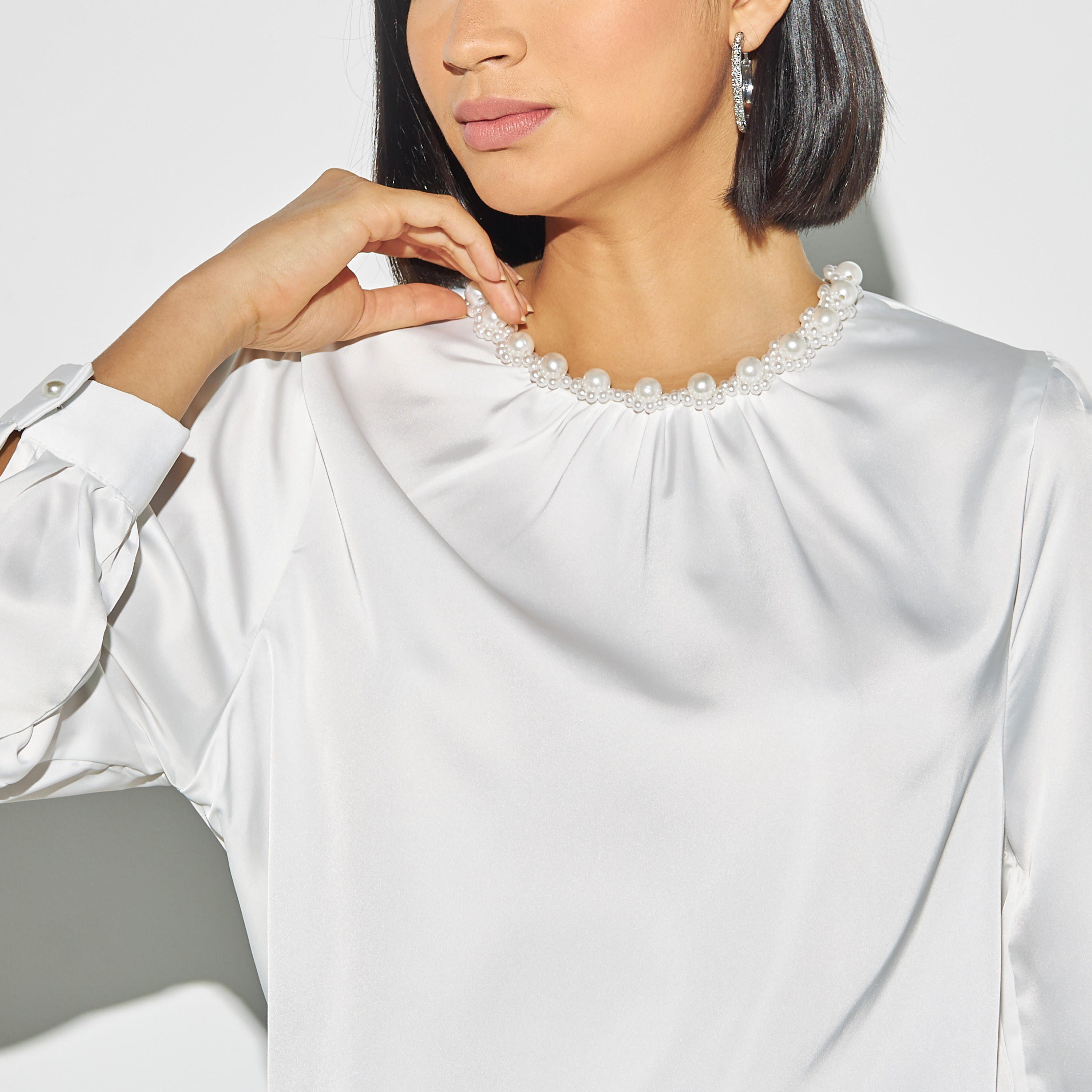 بلوزة مزيّنة باللؤلؤ بأكمام طويلة من توإكستريمز-women-clothing-shirtsandblouses-blouses-image-4