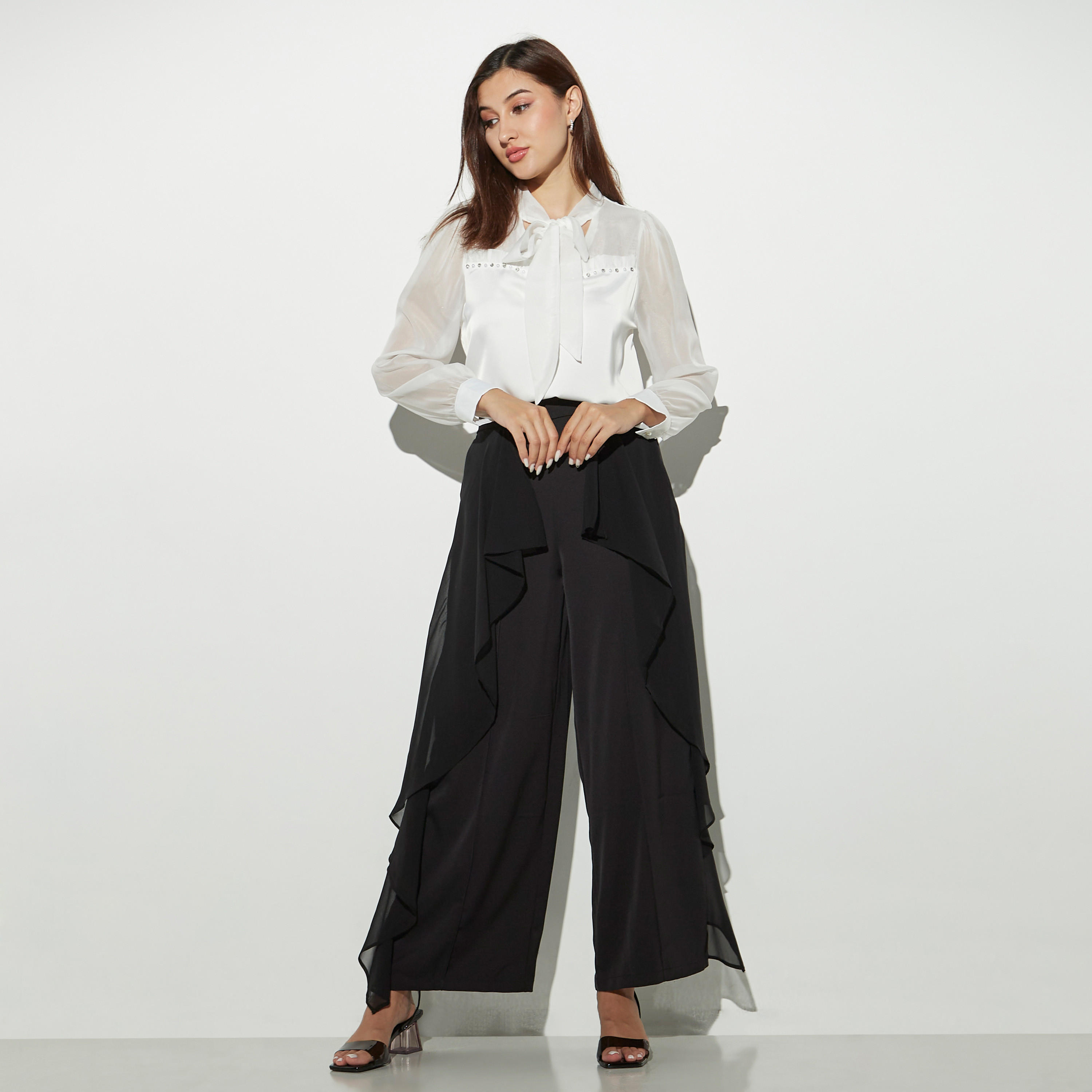 بلوزة مزيّنة بأكمام طويلة وأربطة من تو إكستريمز-women-clothing-shirtsandblouses-blouses-image-2