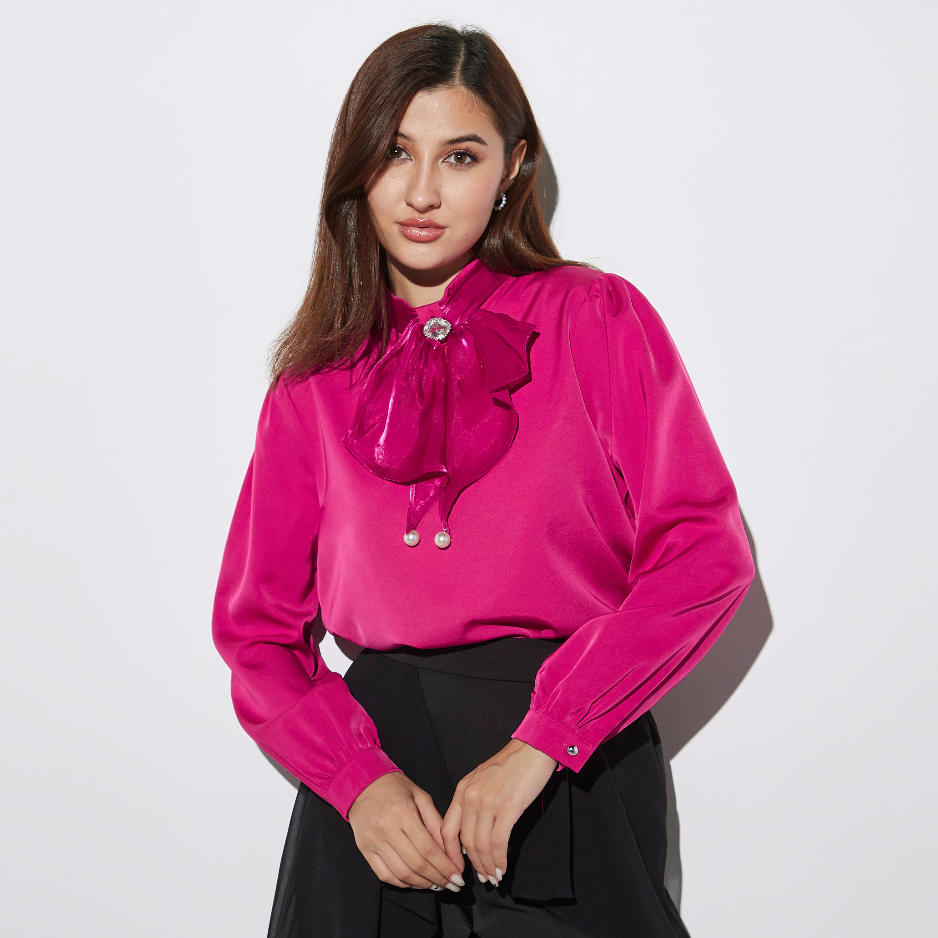 بلوزة سادة بأكمام طويلة ووشاح مزين من تو إكستريمز-women-clothing-shirtsandblouses-blouses-image-1