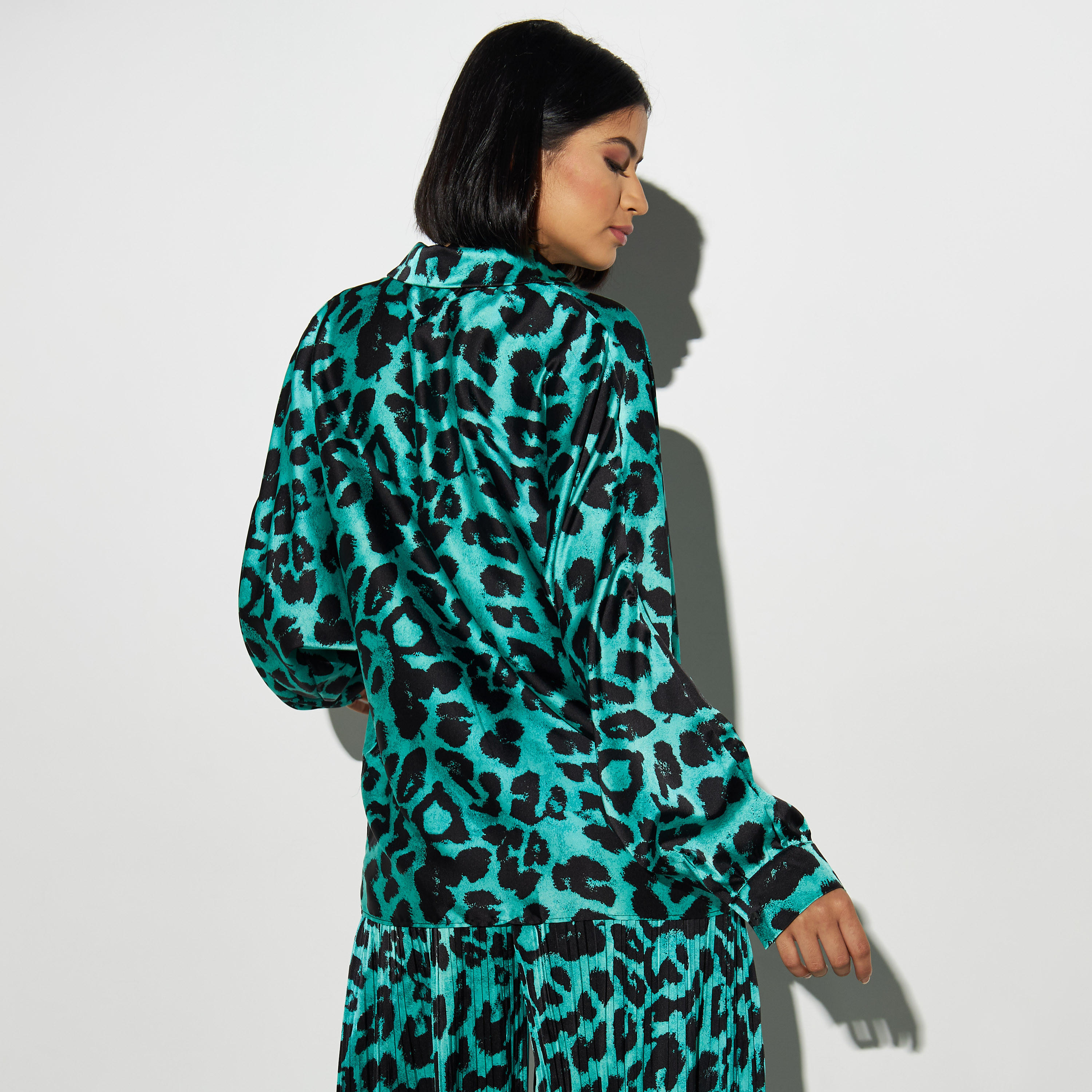 قميص فضفاض بأكمام منسدلة الأكتاف وطبعات من تو إكستريمز-women-clothing-shirtsandblouses-shirts-image-3
