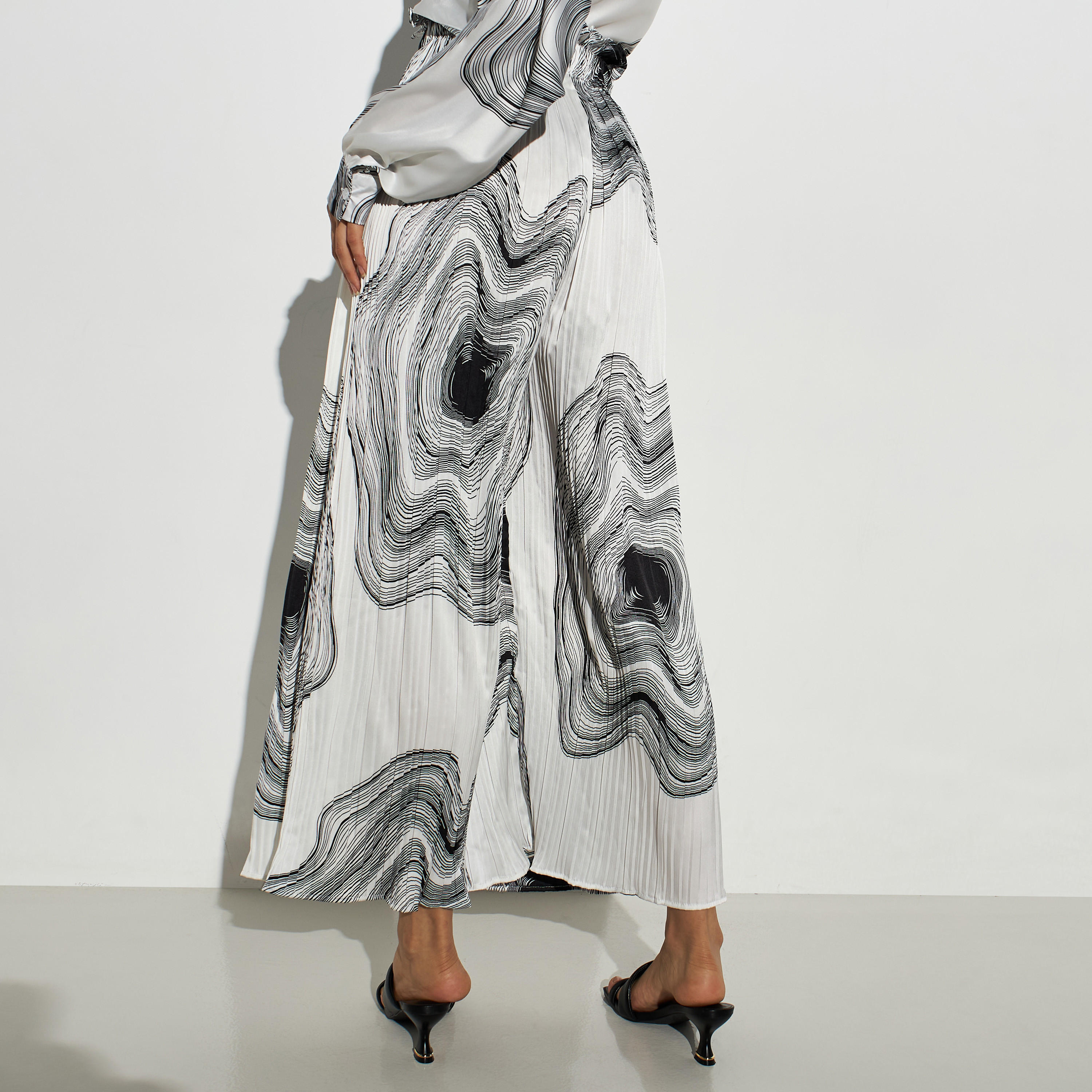 بنطلون بالازو بطبعات وخصر بيبرباج من تو إكستريمز-women-clothing-bottoms-trousers-image-3