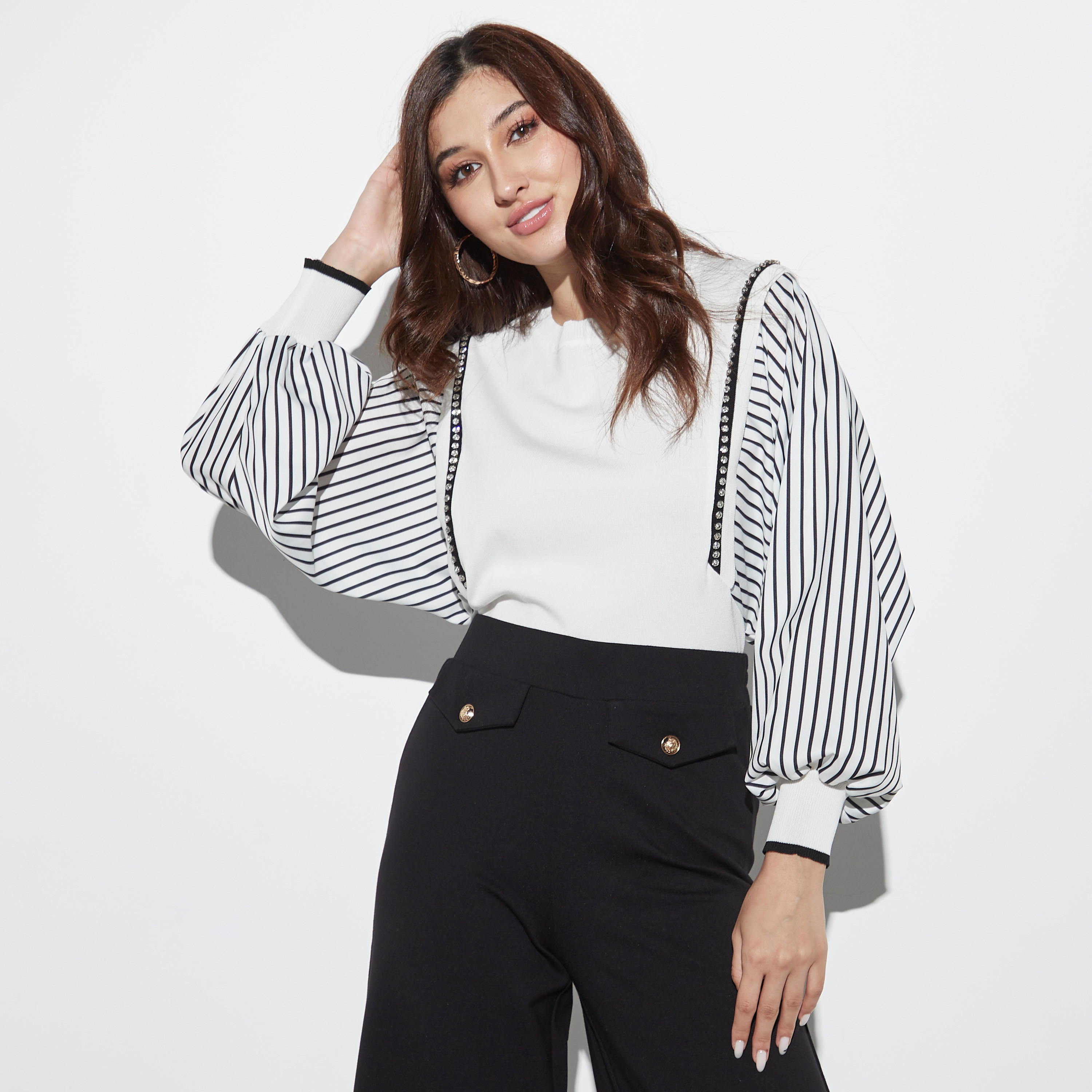 كنزة مزيّنة بياقة ضيقة وأكمام شيفون مخططة من تو إكستريمز-women-clothing-cardigansandjumpers-jumpers-image-1