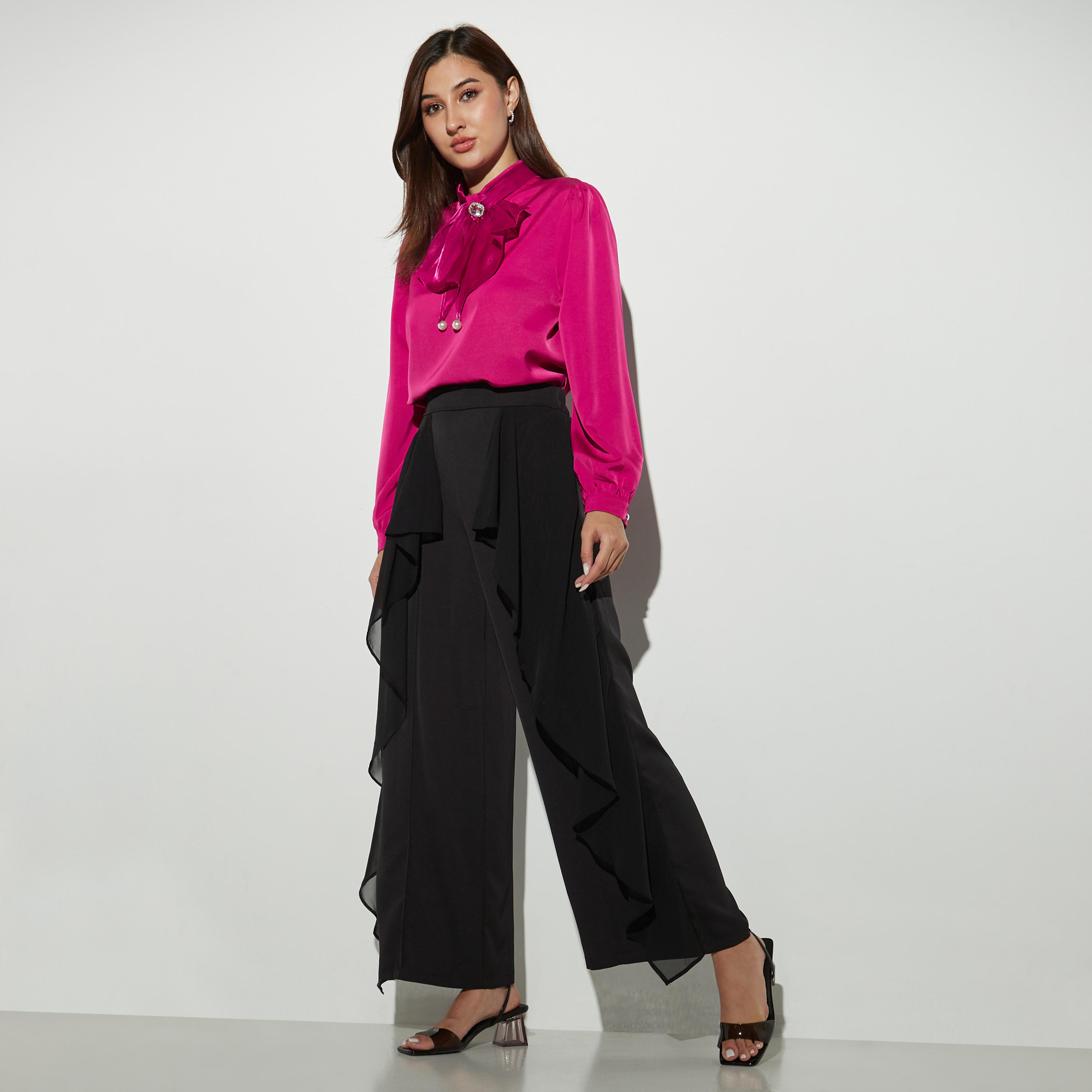 بنطلون واسع الساقين بخصر مطاطي وكشكش من تو إكستريمز-women-clothing-bottoms-trousers-image-2
