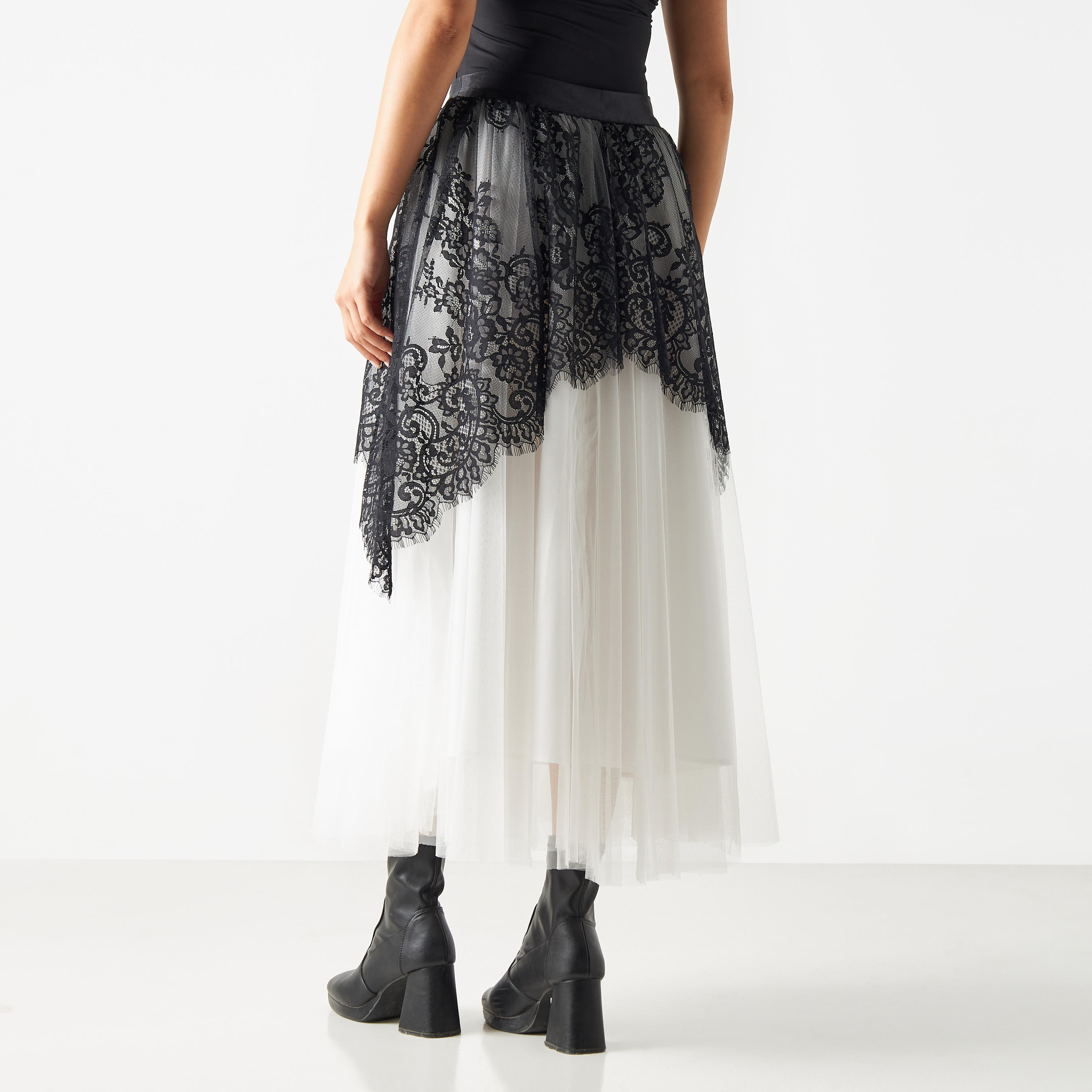 تنورة إيه لاين ميدي دانتيل بخصر مطاطي وفتحة من تو إكستريمز-women-clothing-bottoms-skirts-image-3