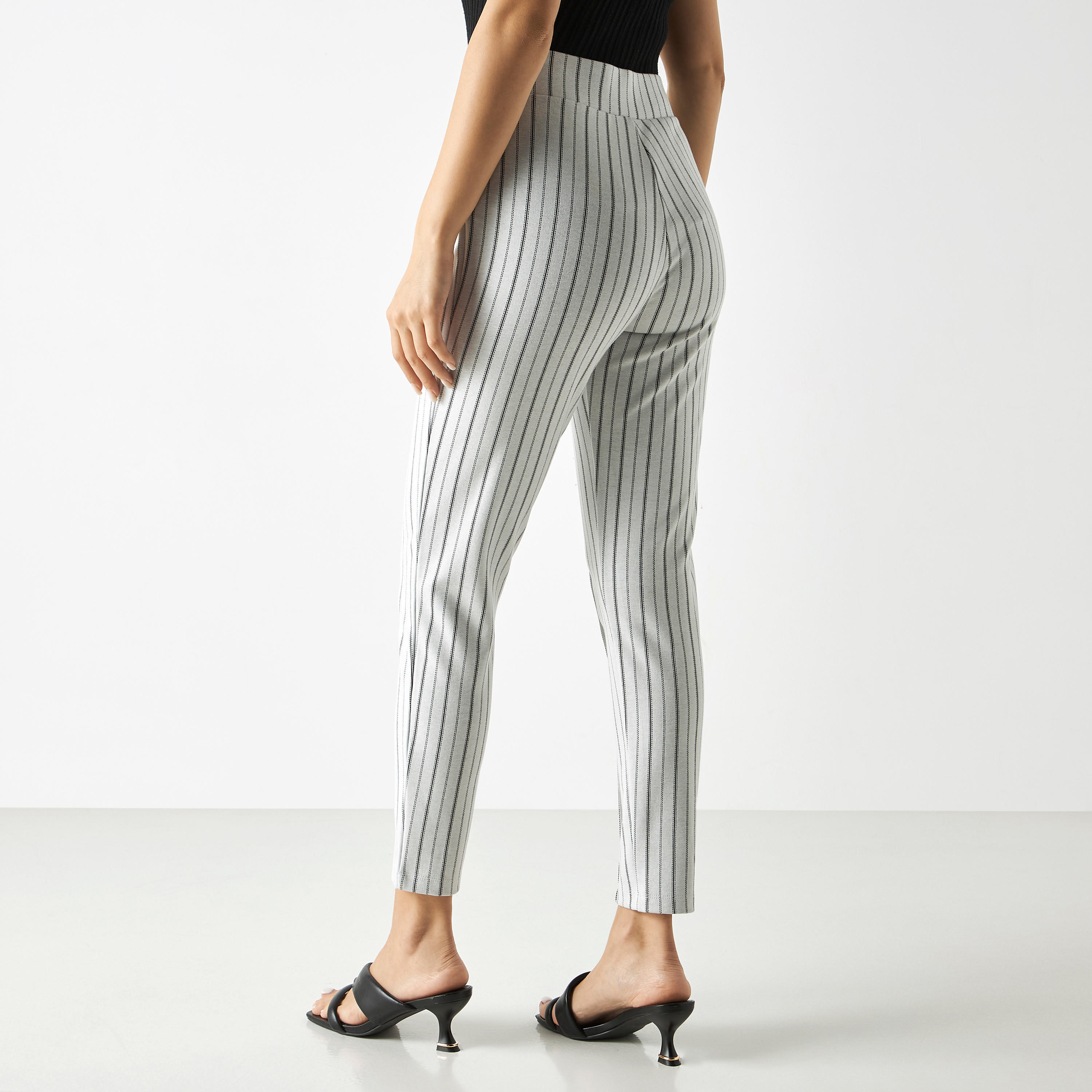 بنطلون تريقينز جاكارد مقلّم بحزام خصر مطاطي-women-clothing-bottoms-leggings-image-3