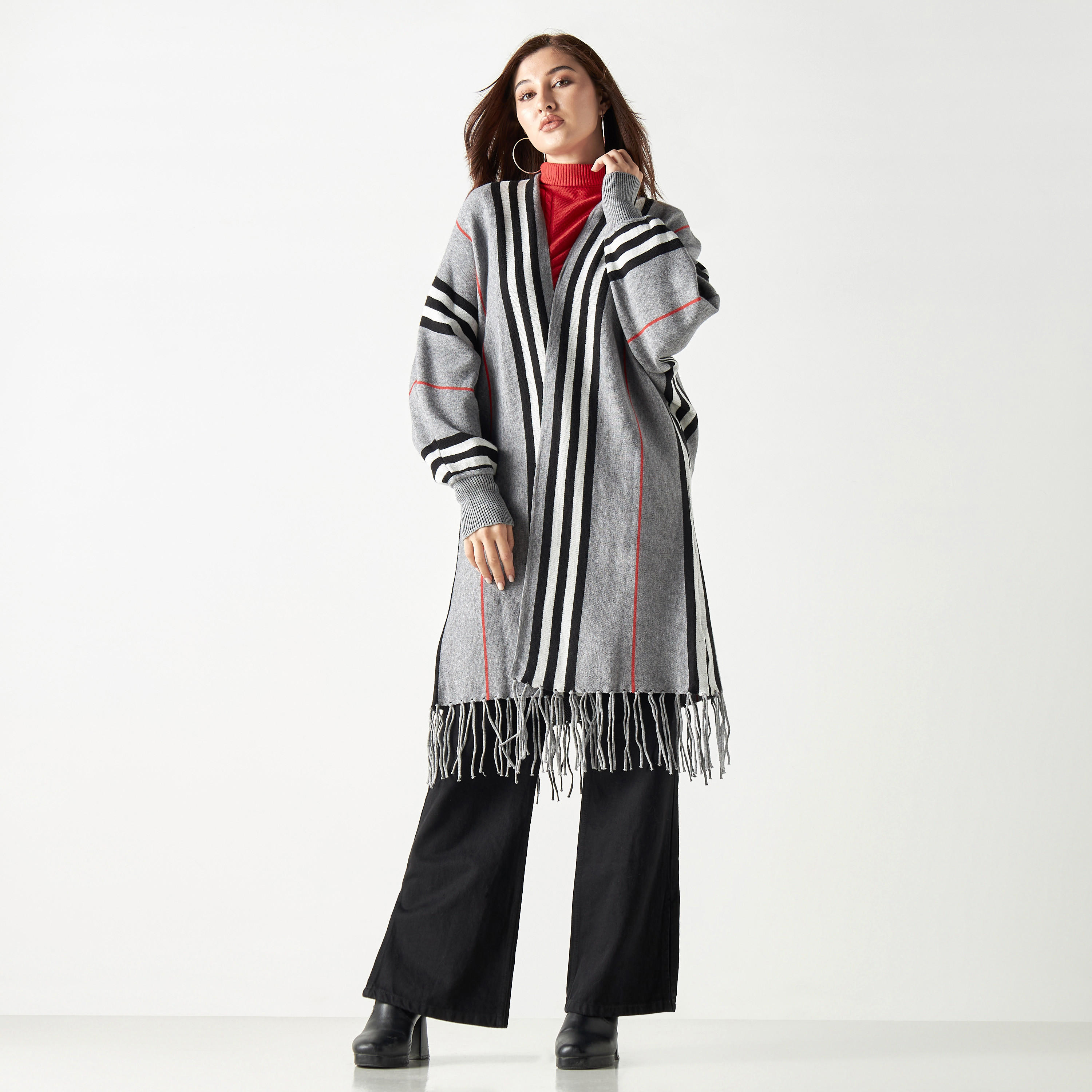 كارديجان مخطّط بياقة V وأكمام طويلة من تو إكستريمز-women-winterwear-cardigansandjumpers-cardigans-image-2