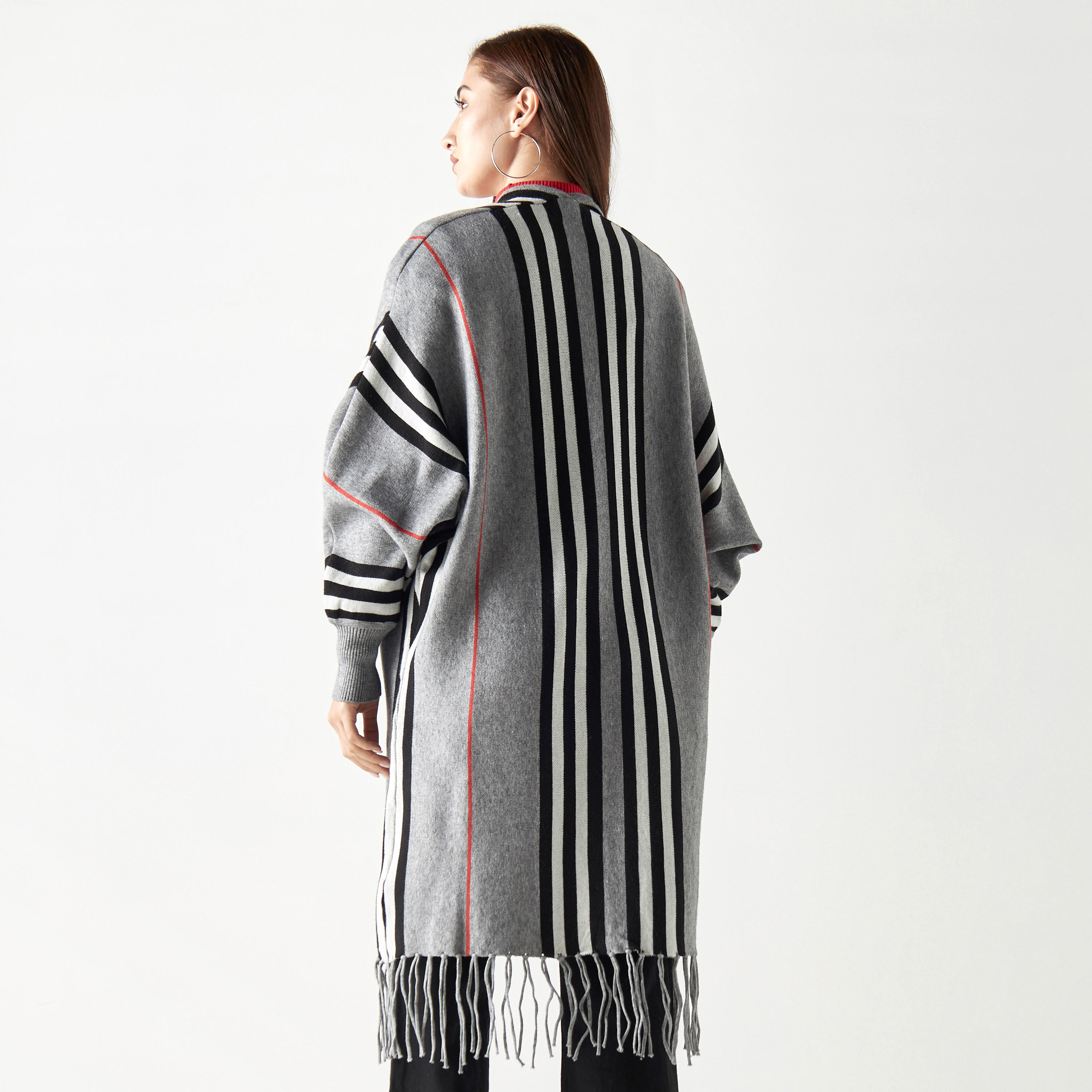 كارديجان مخطّط بياقة V وأكمام طويلة من تو إكستريمز-women-winterwear-cardigansandjumpers-cardigans-image-3