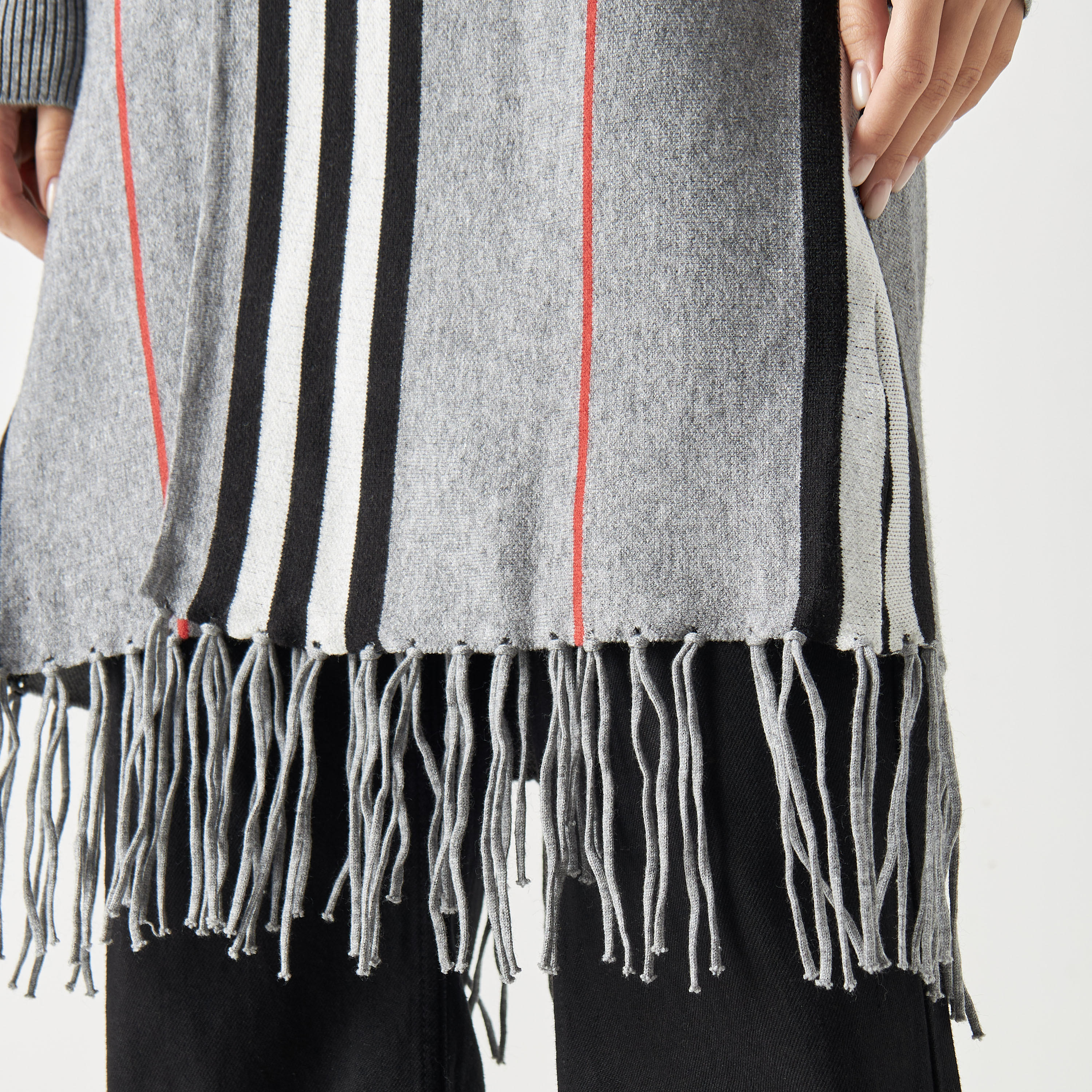 كارديجان مخطّط بياقة V وأكمام طويلة من تو إكستريمز-women-winterwear-cardigansandjumpers-cardigans-image-5