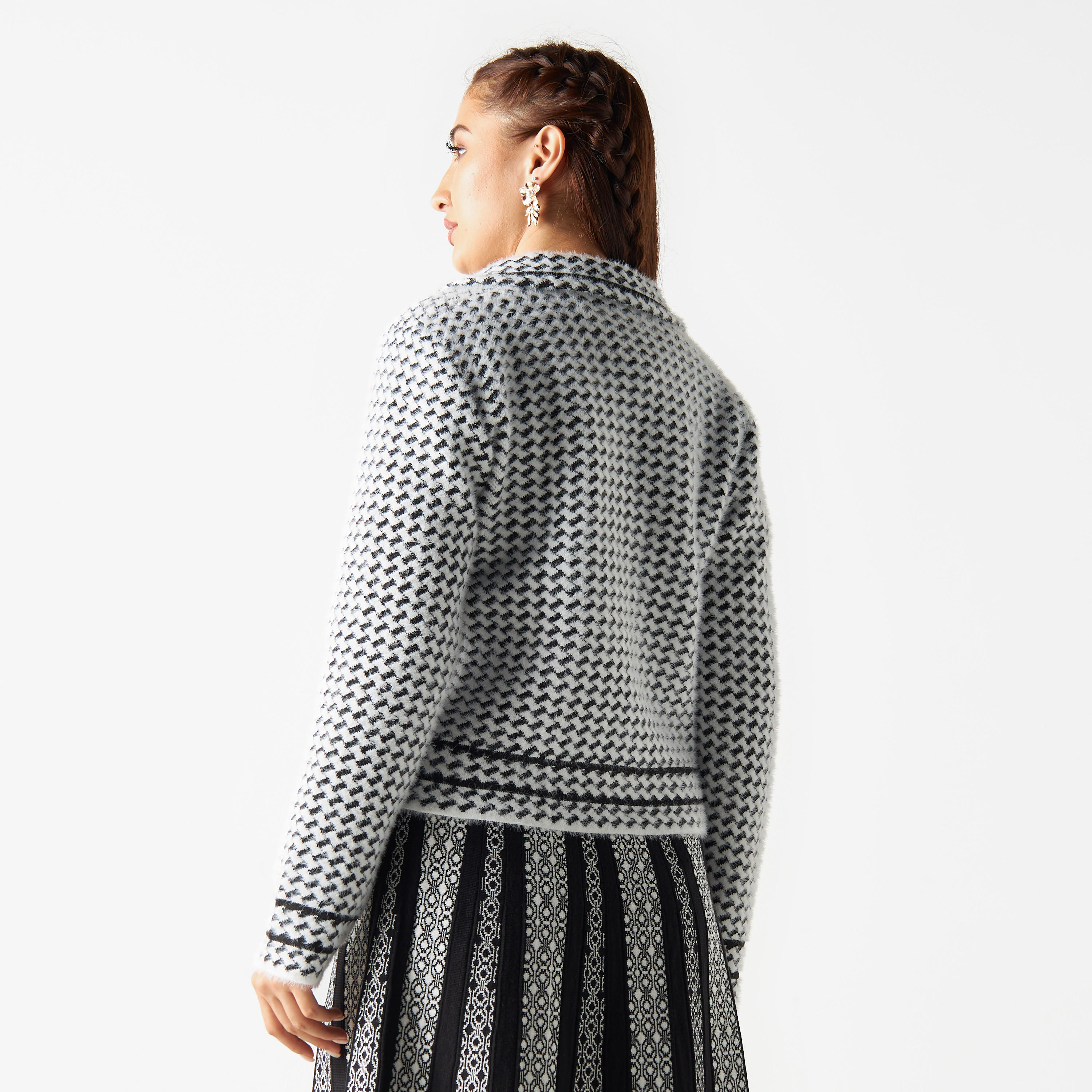جاكيت بارز الملمس بأزرار إغلاق وجيوب من تو إكستريمز-women-winterwear-coatsandjackets-jackets-image-3