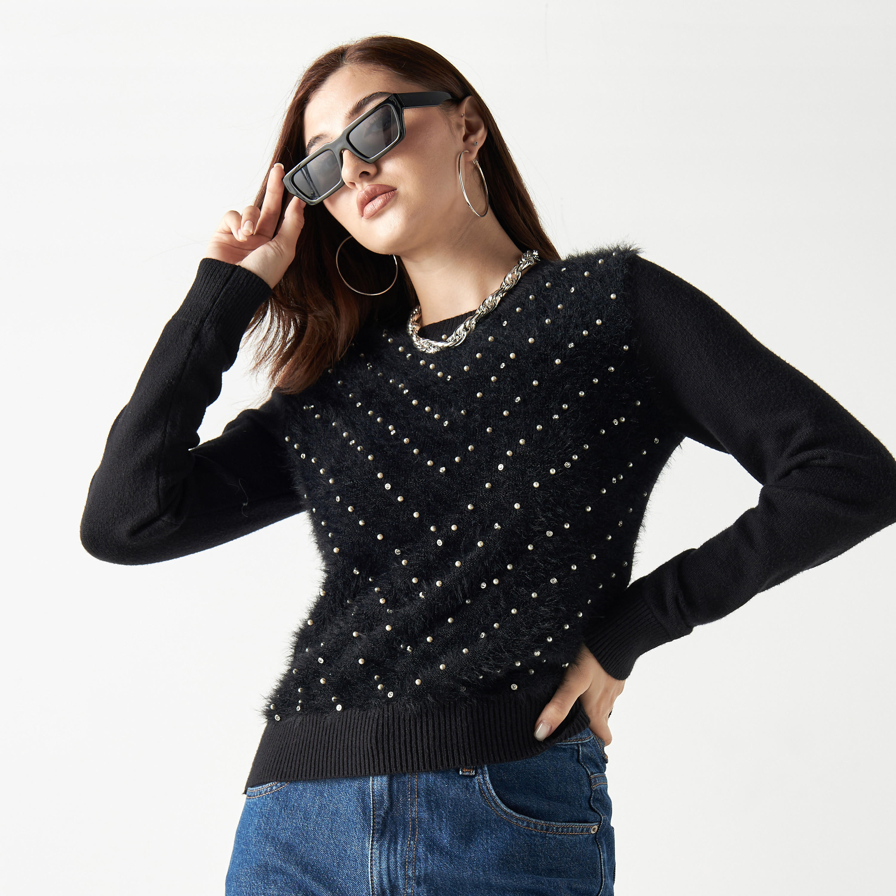 كنزة مخمل مزيّنة بياقة ضيقة وأكمام طويلة من تو إكستريمز-women-clothing-cardigansandjumpers-jumpers-image-1