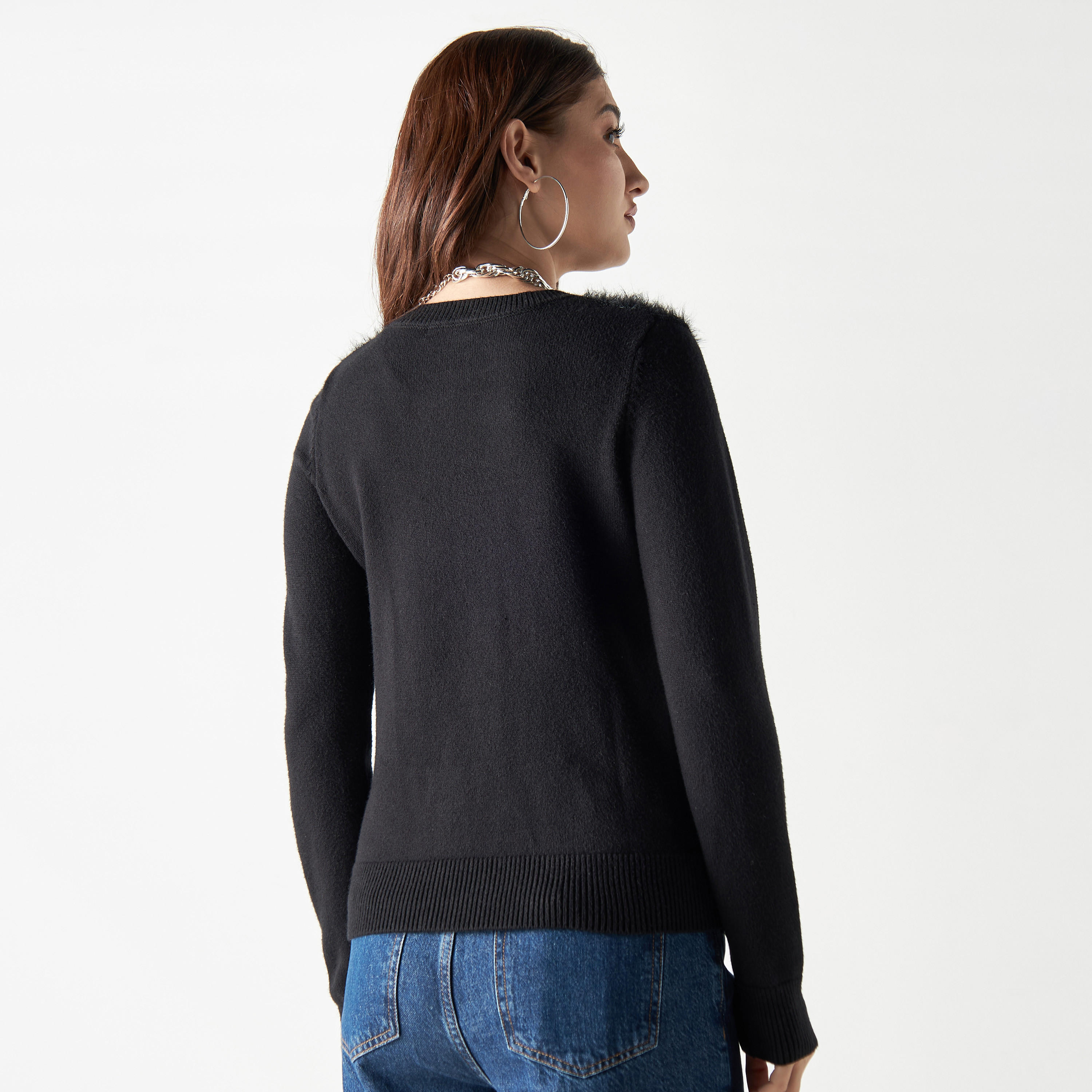 كنزة مخمل مزيّنة بياقة ضيقة وأكمام طويلة من تو إكستريمز-women-clothing-cardigansandjumpers-jumpers-image-3