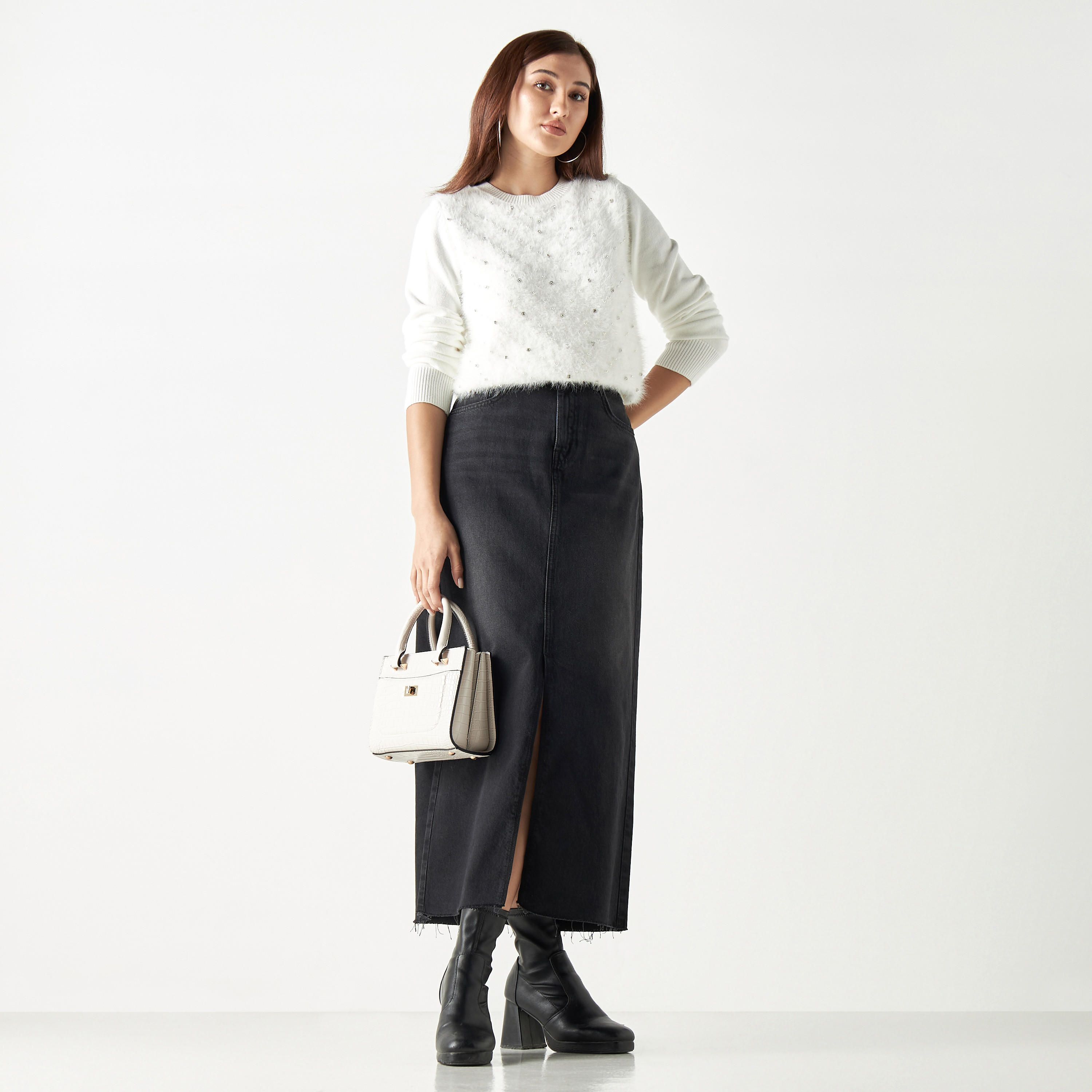 كنزة مخمل مزيّنة بياقة ضيقة وأكمام طويلة من تو إكستريمز-women-clothing-cardigansandjumpers-jumpers-image-2