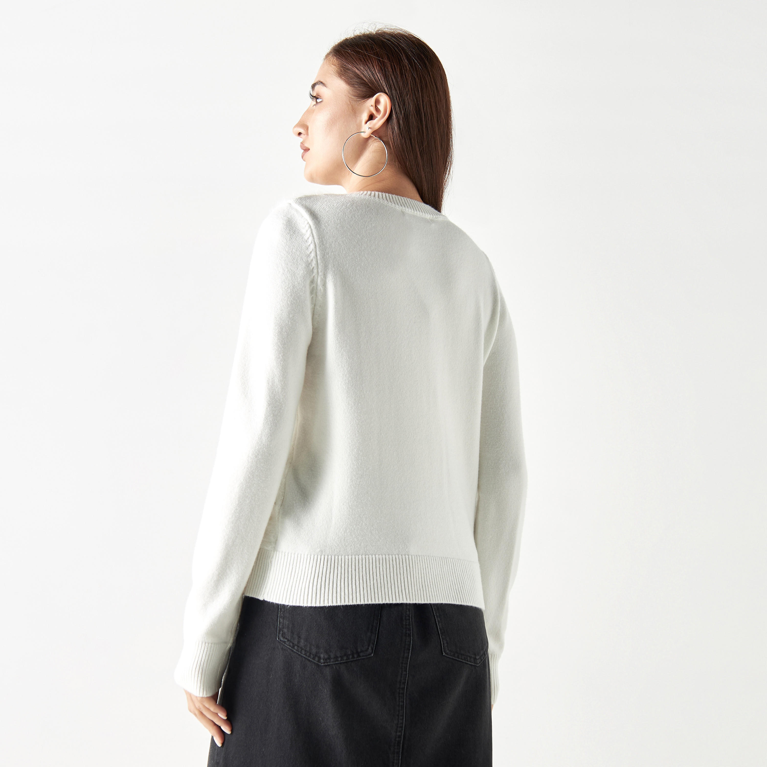 كنزة مخمل مزيّنة بياقة ضيقة وأكمام طويلة من تو إكستريمز-women-clothing-cardigansandjumpers-jumpers-image-3