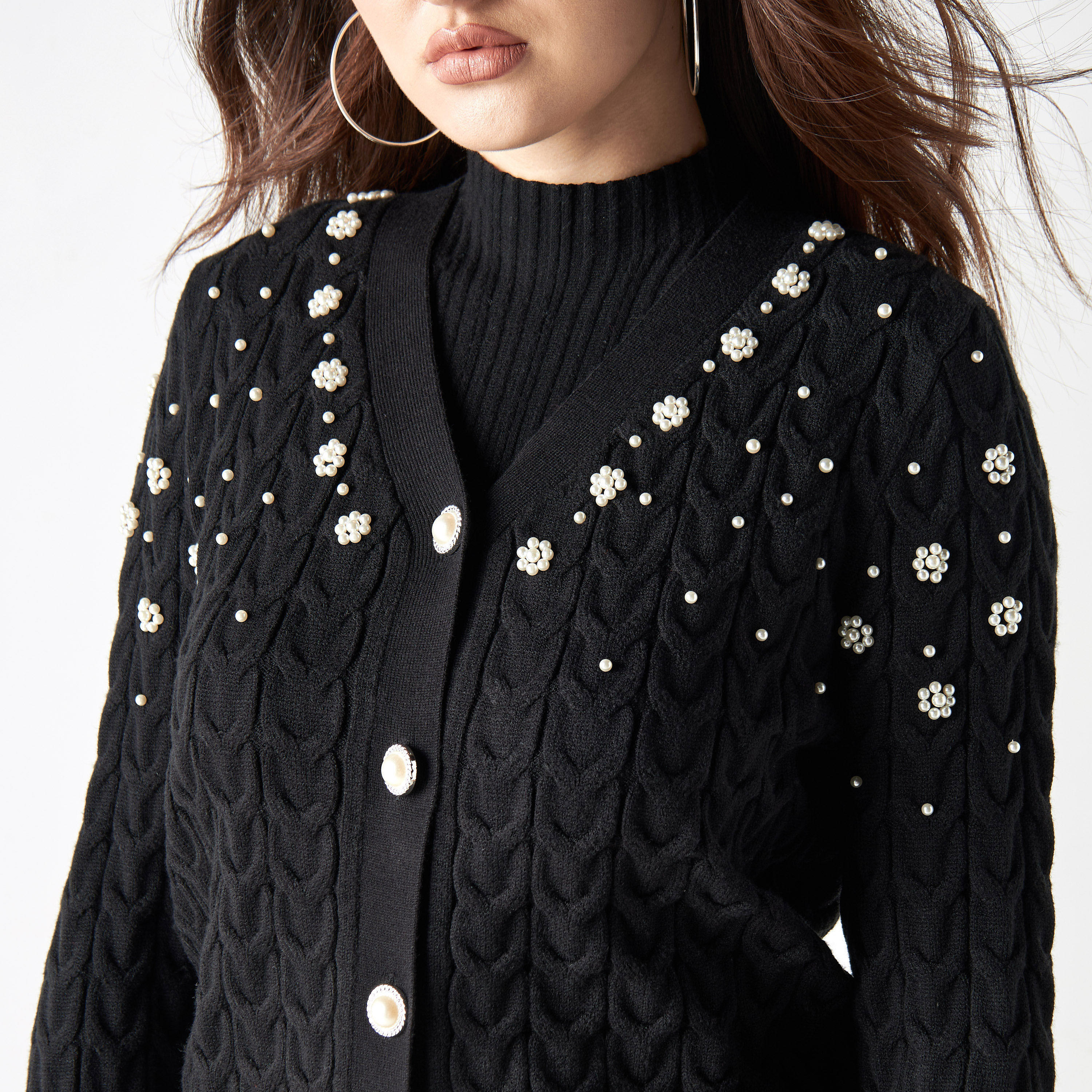 كارديجان مزيّن باللؤلؤ بياقة v وأكمام طويلة من تو إكستريمز-women-winterwear-cardigansandjumpers-cardigans-image-4