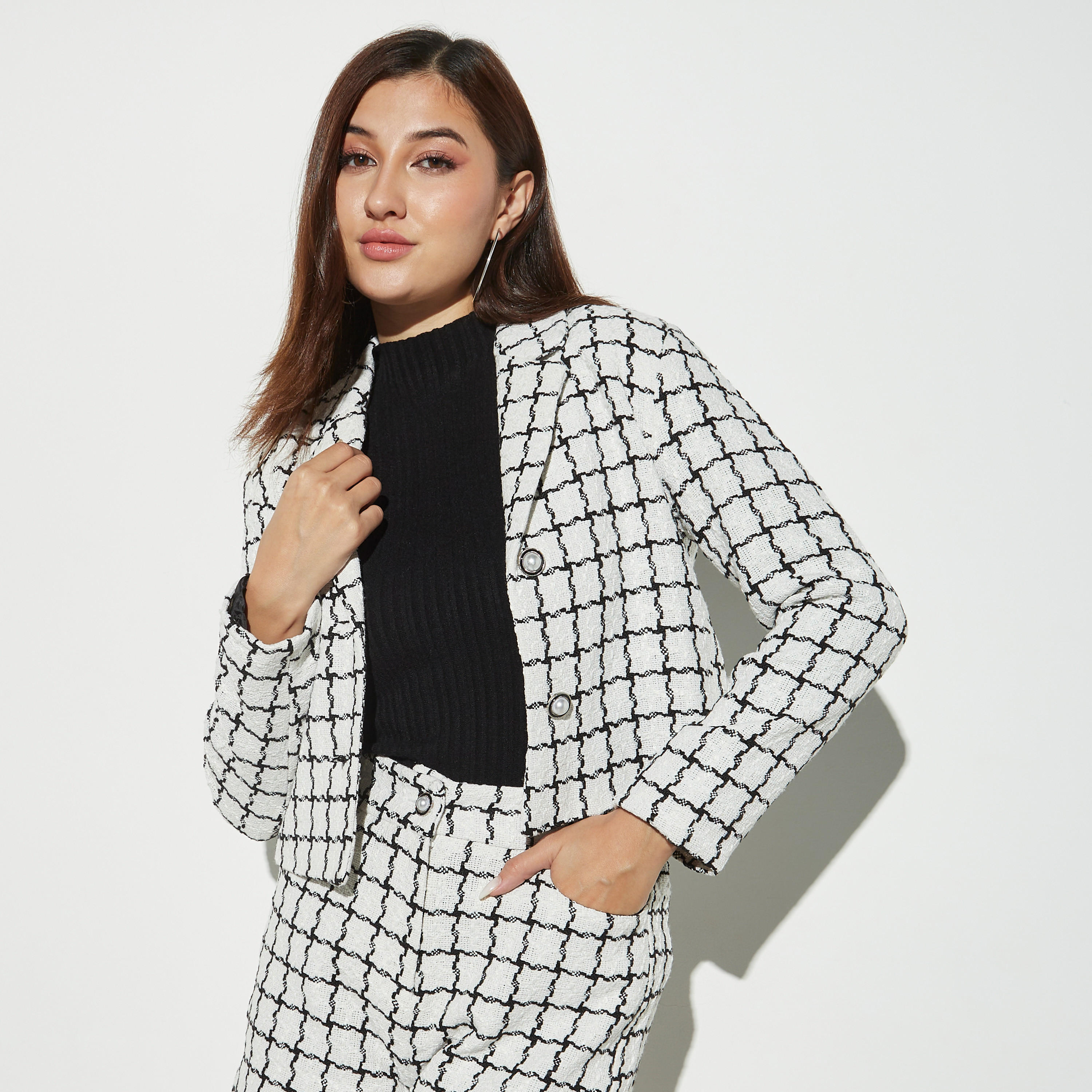 بليزر قصير كاروهات بياقة مطوية من تو إكستريمز-women-clothing-coatsandjackets-blazers-image-4