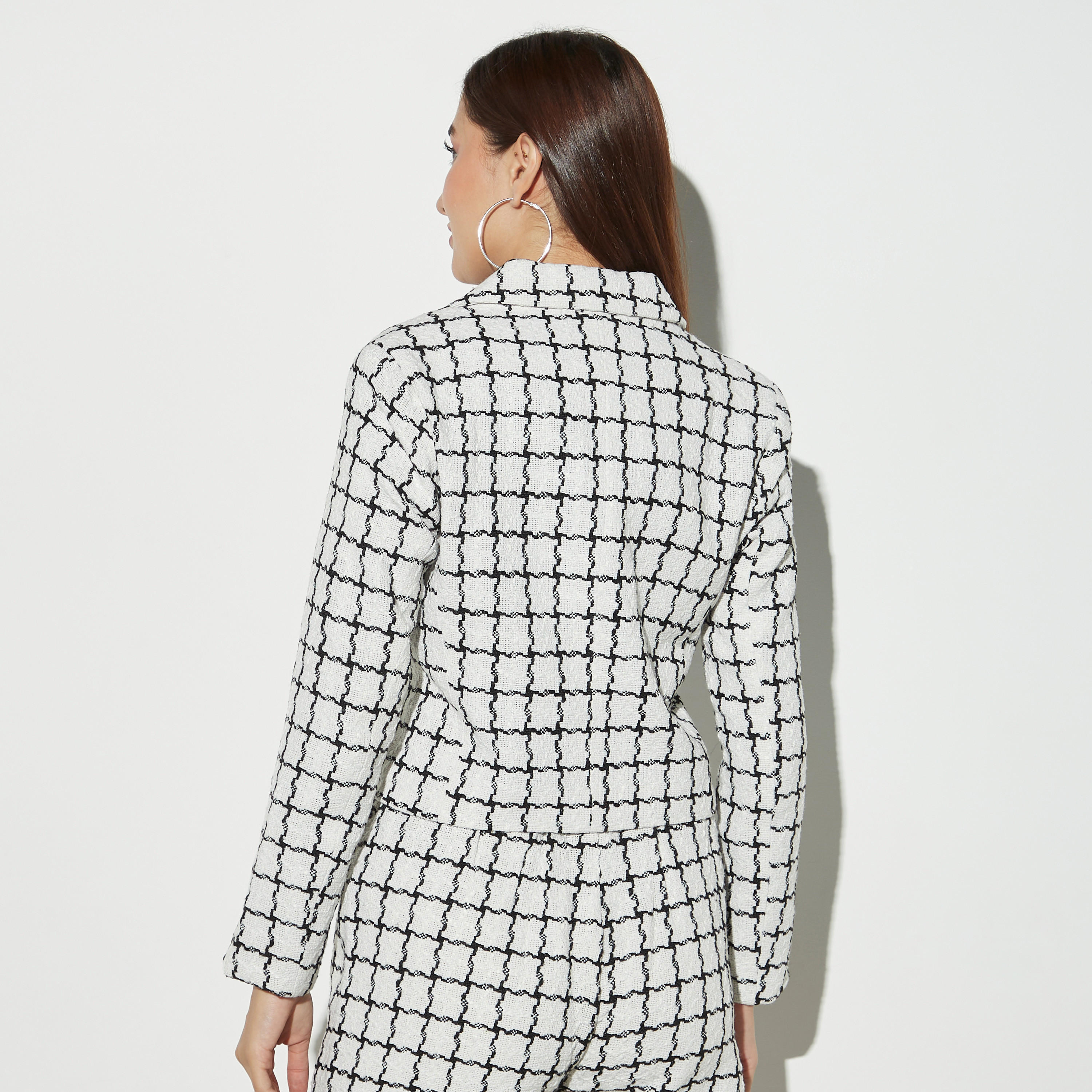بليزر قصير كاروهات بياقة مطوية من تو إكستريمز-women-clothing-coatsandjackets-blazers-image-2