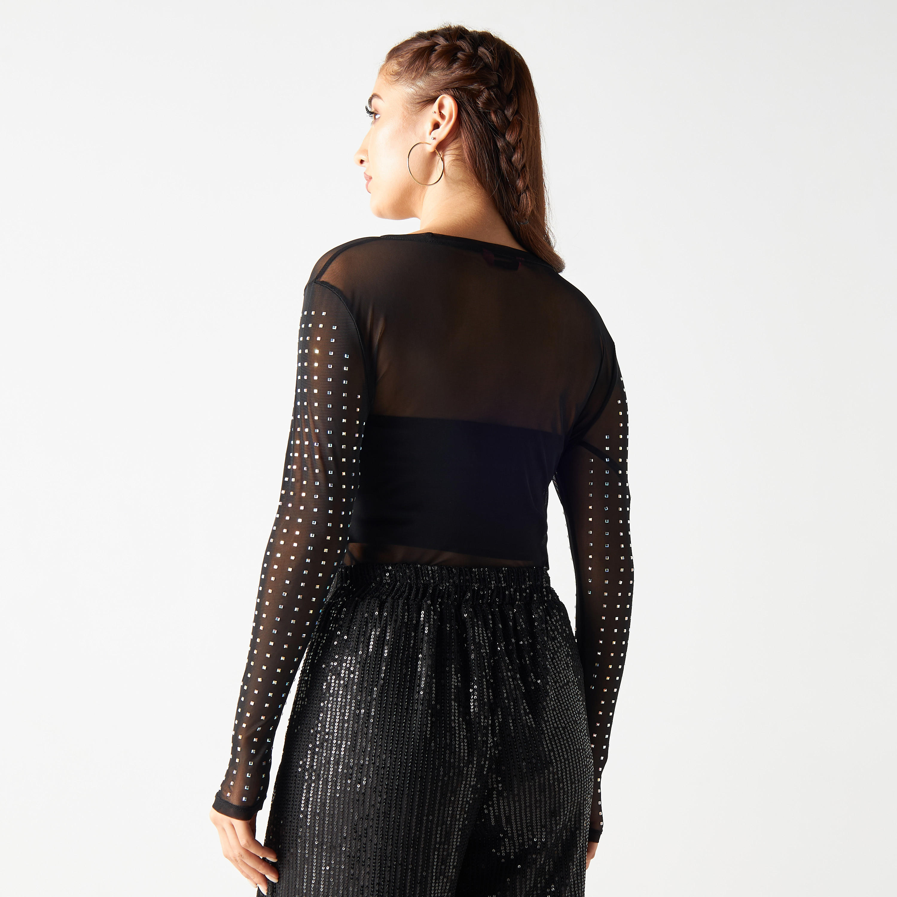 بودي سوت مزيّن بياقة عالية وأكمام طويلة من توإكستريمز-women-clothing-tshirts-image-3