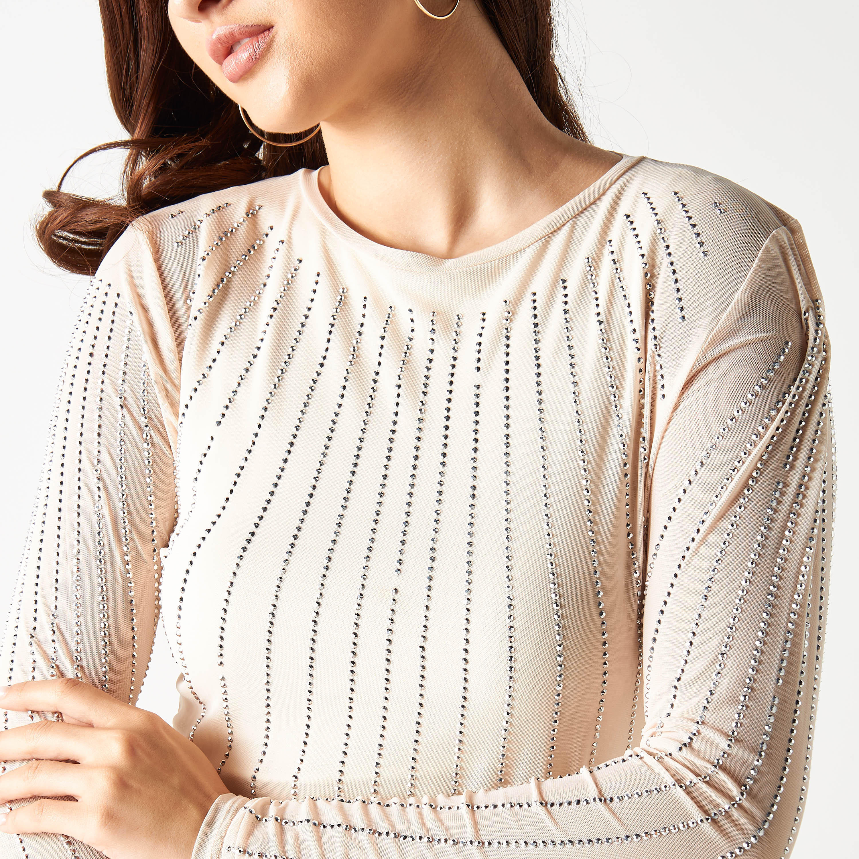 بودي سوت مزيّن بياقة عالية وأكمام طويلة من توإكستريمز-women-clothing-tshirts-image-4