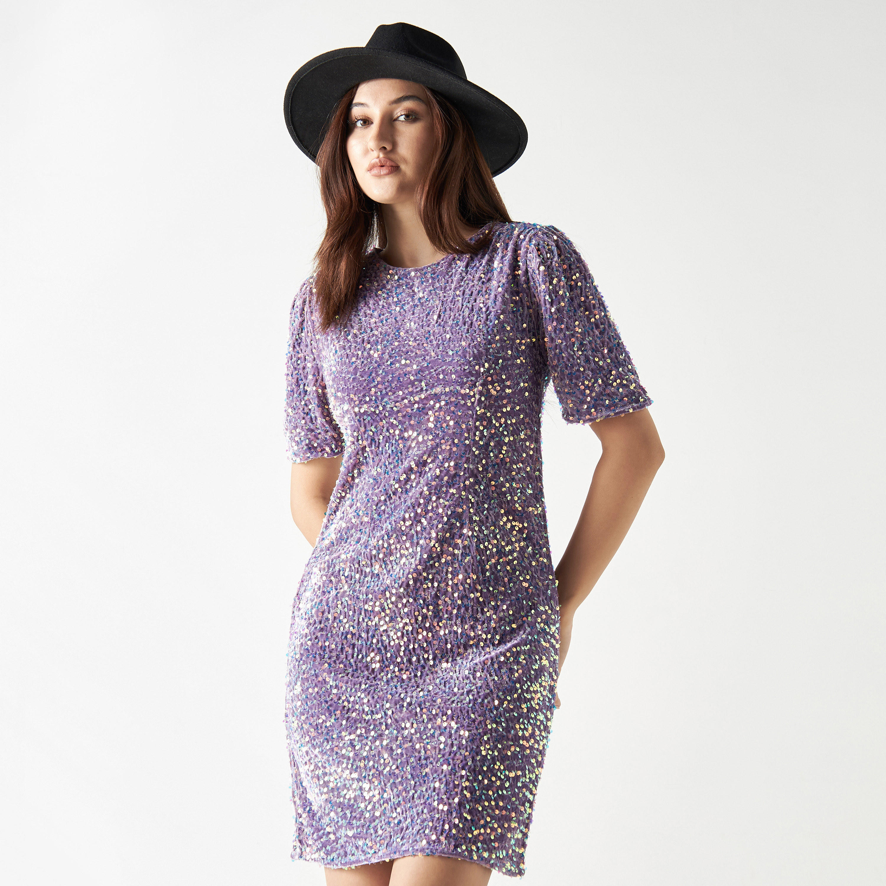 فستان مزيّن بأكمام قصيرة من تو إكستريمز-women-clothing-dresses-image-1