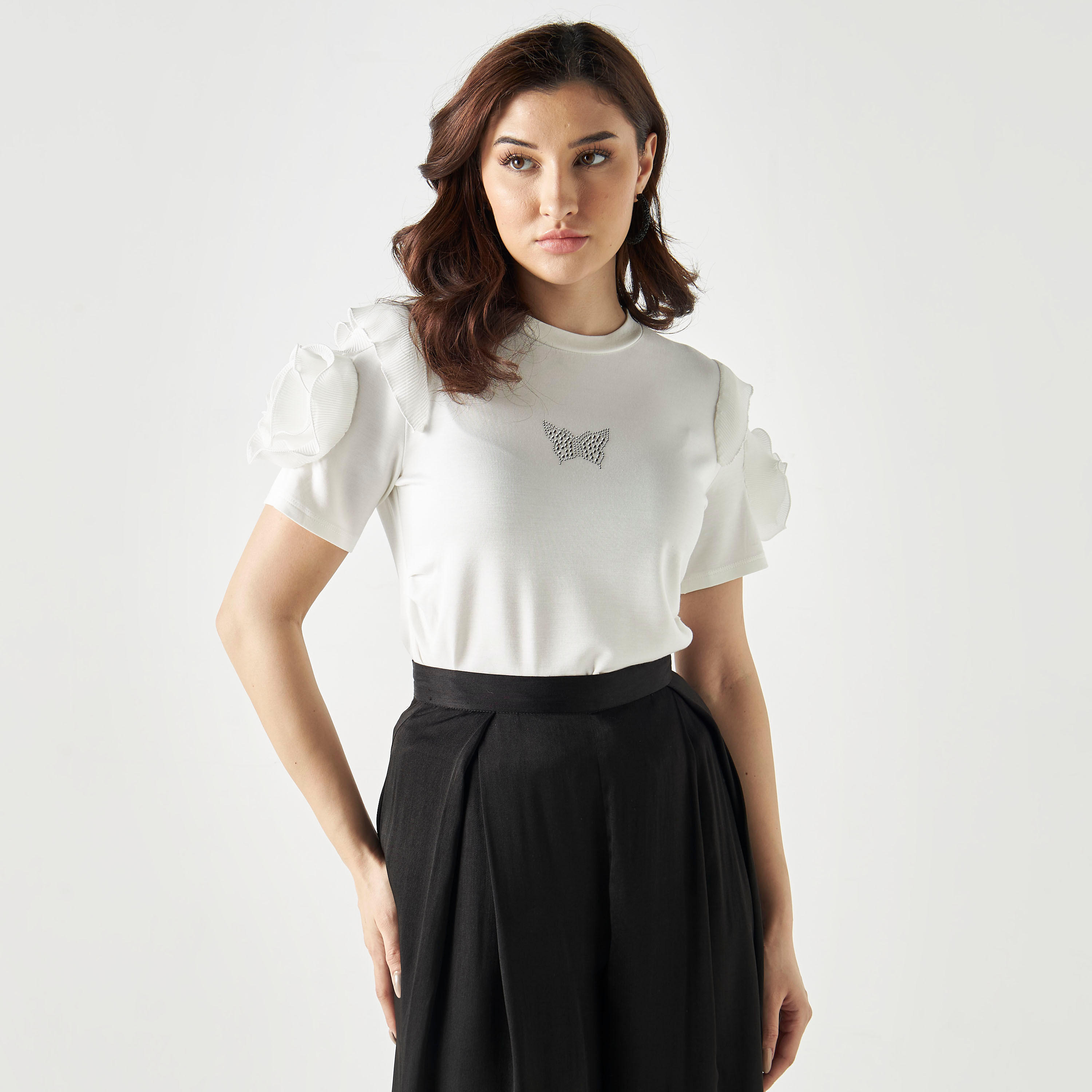 تيشيرت بأكمام قصيرة مزين بفراشات مع تفاصيل أزهار من تو إكستريمز-women-clothing-tshirts-image-5