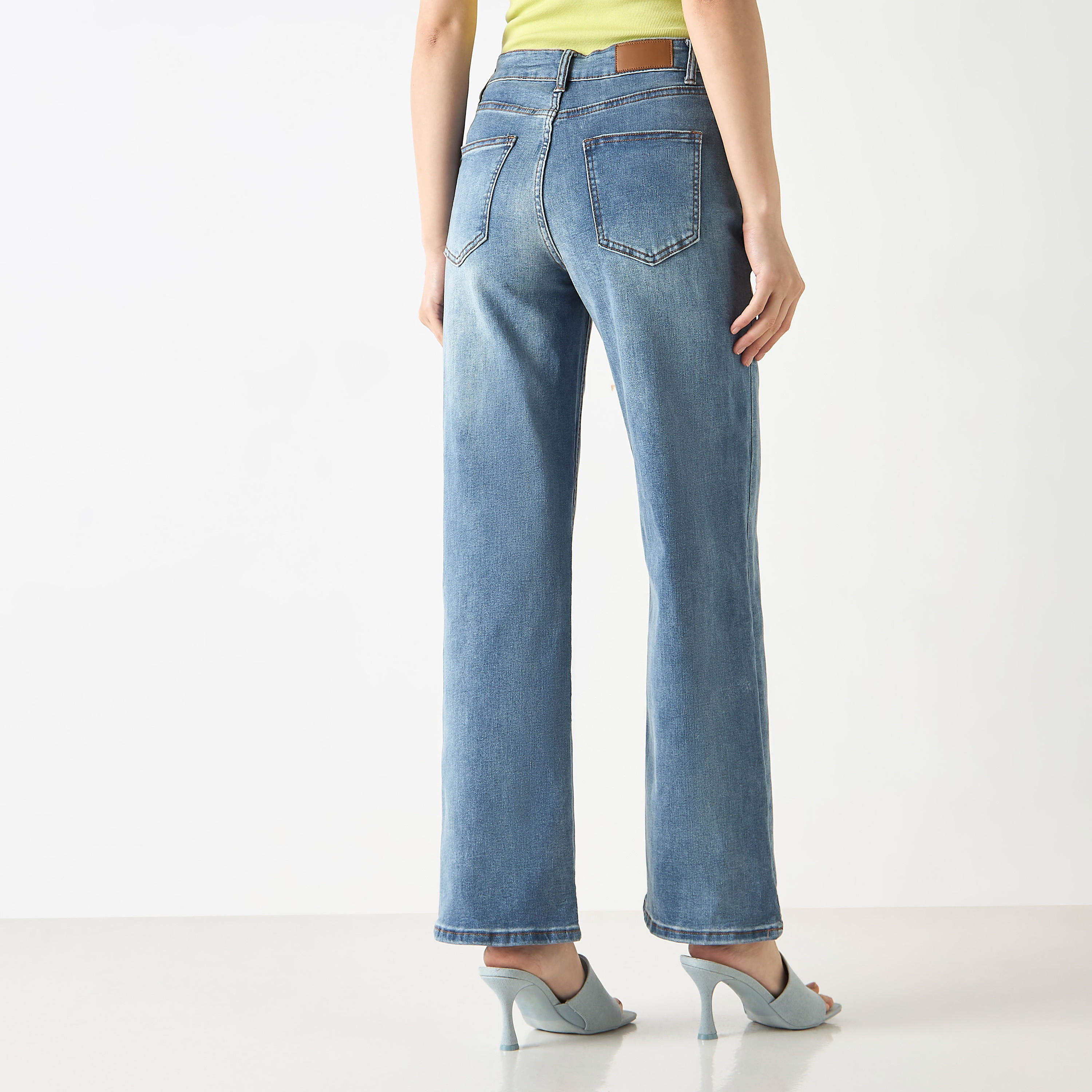 بنطلون جينز مزين واسع الساقين من تو إكستريمز-women-clothing-bottoms-jeans-image-3