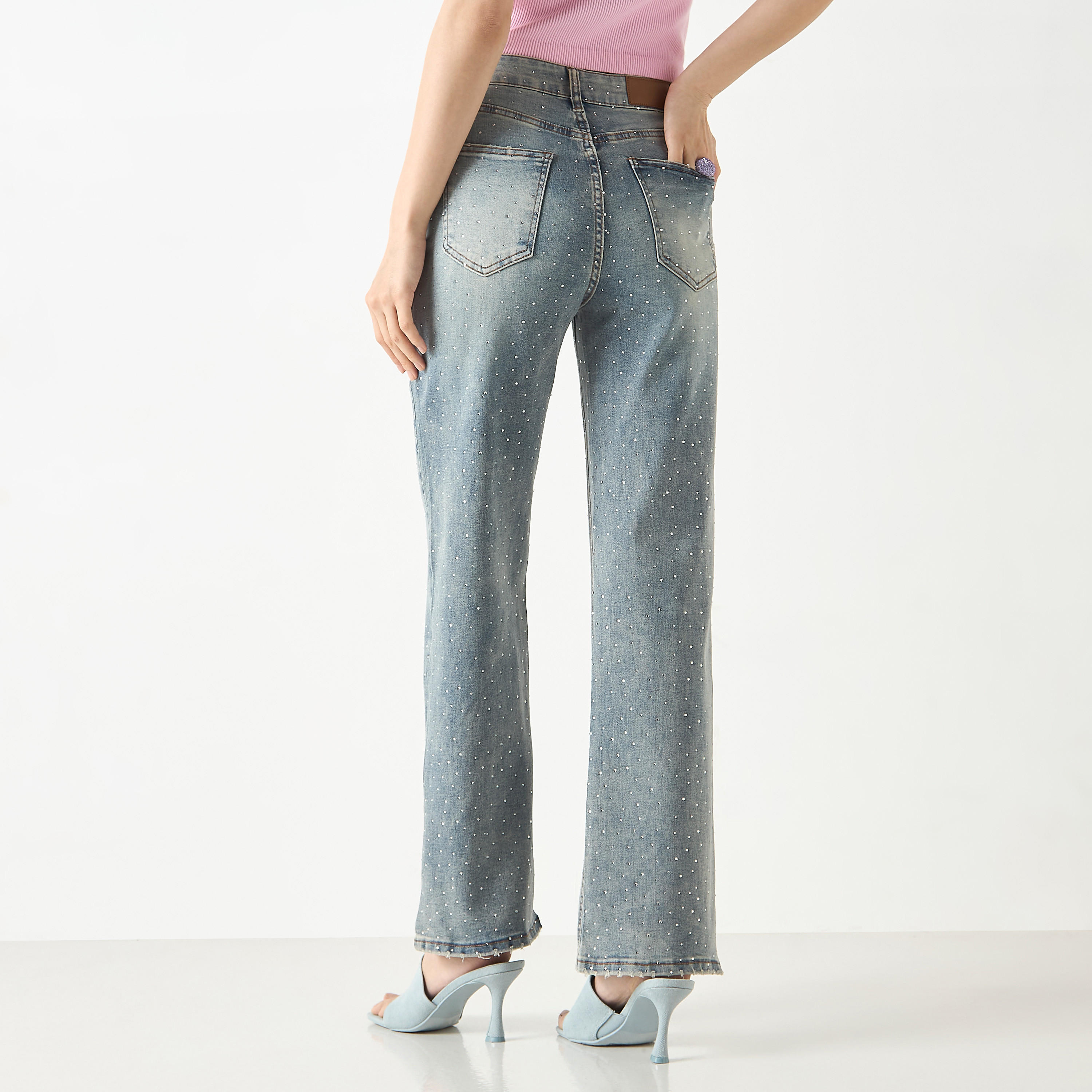 بنطلون جينز مرصع واسع الساقين بجيوب من تو إكستريمز-women-clothing-bottoms-jeans-image-3