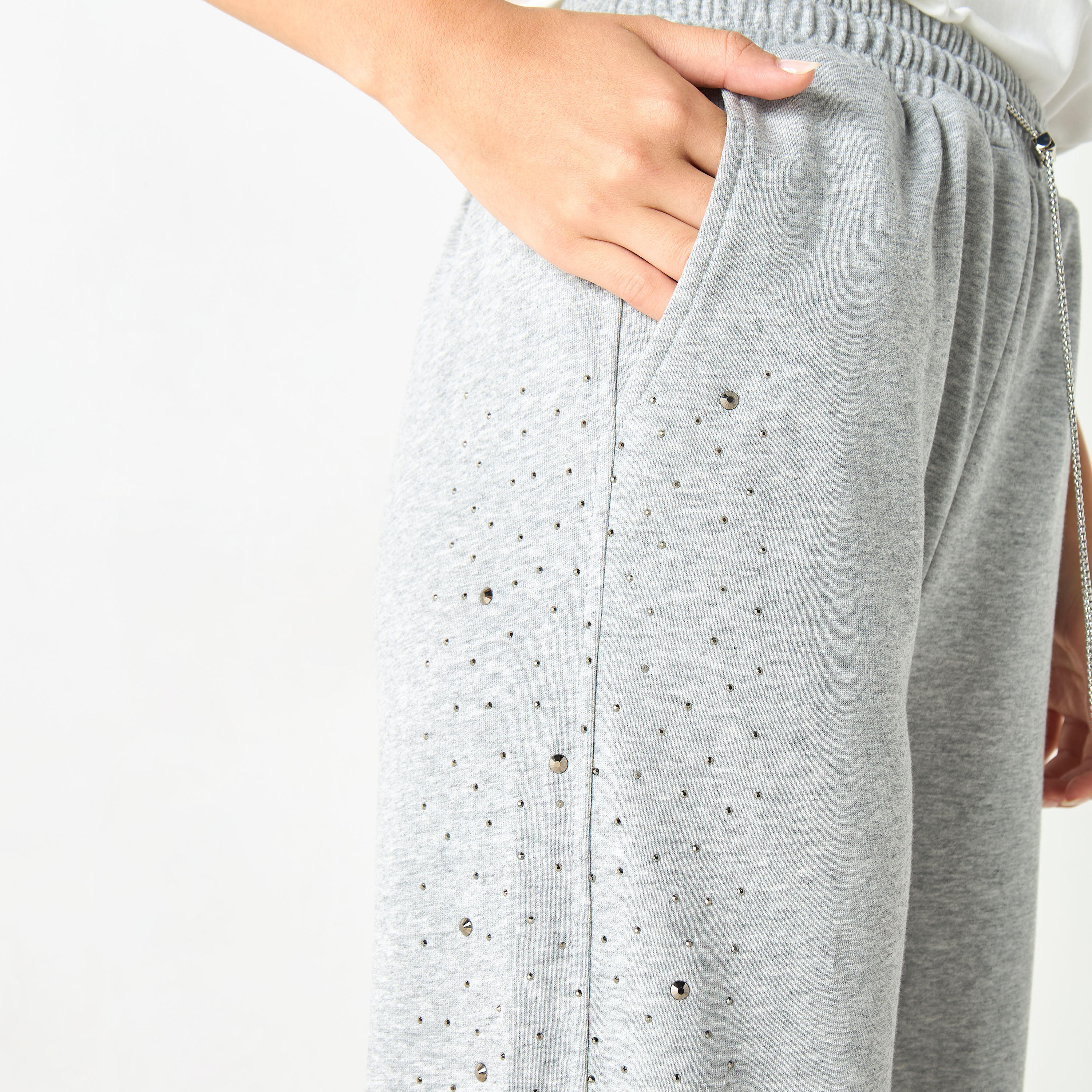 بنطلون رياضي مزين برباط إغلاق من تو إكستريمز-women-clothing-bottoms-joggers-image-8