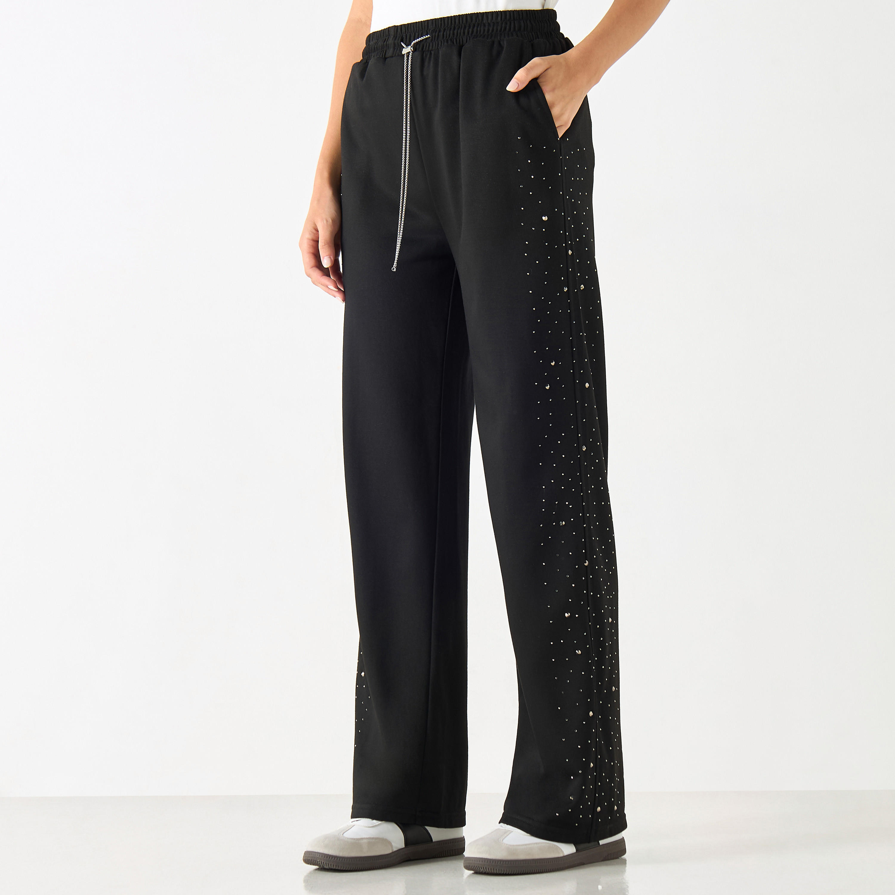 بنطلون رياضي مزين برباط إغلاق من تو إكستريمز-women-clothing-bottoms-joggers-image-1