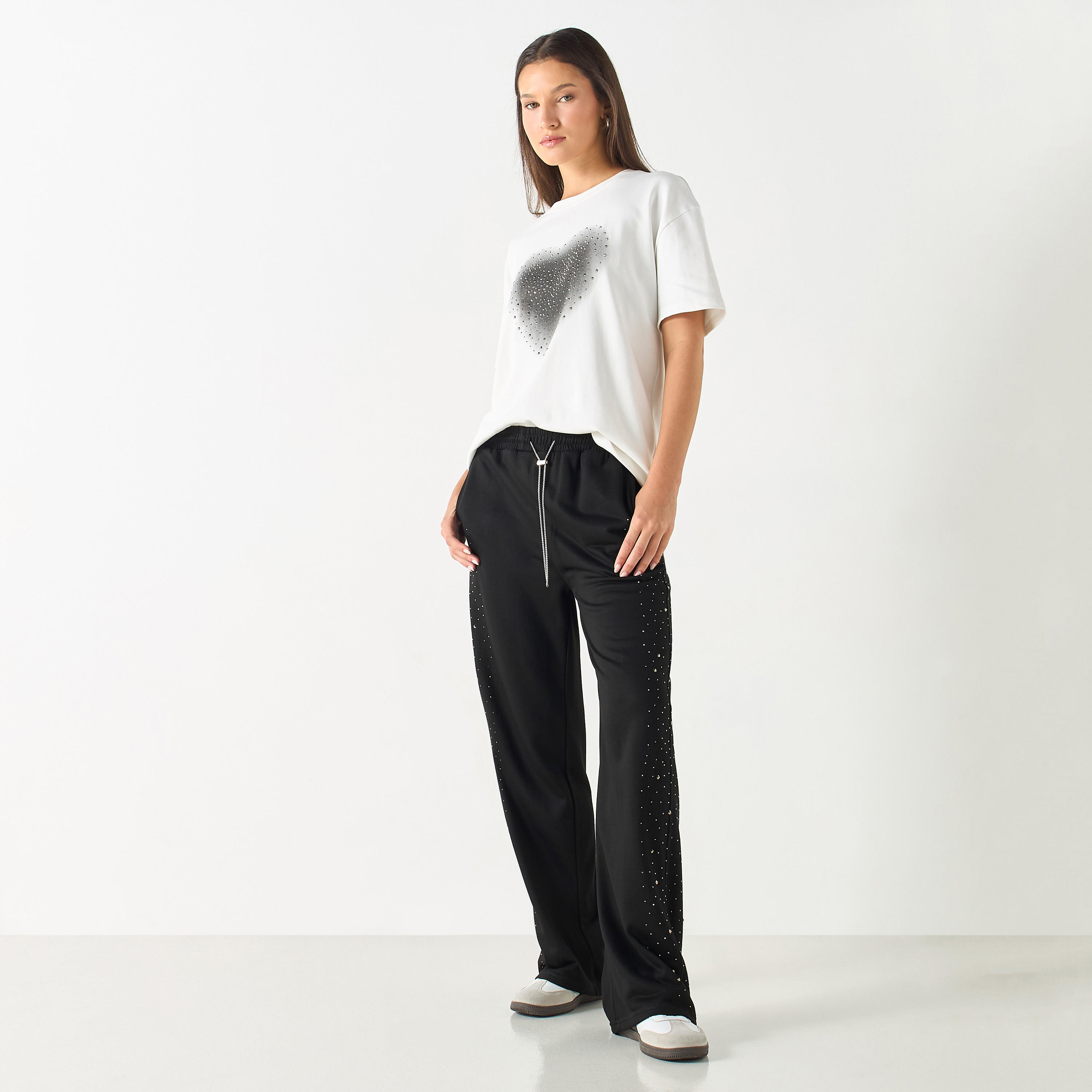 بنطلون رياضي مزين برباط إغلاق من تو إكستريمز-women-clothing-bottoms-joggers-image-2