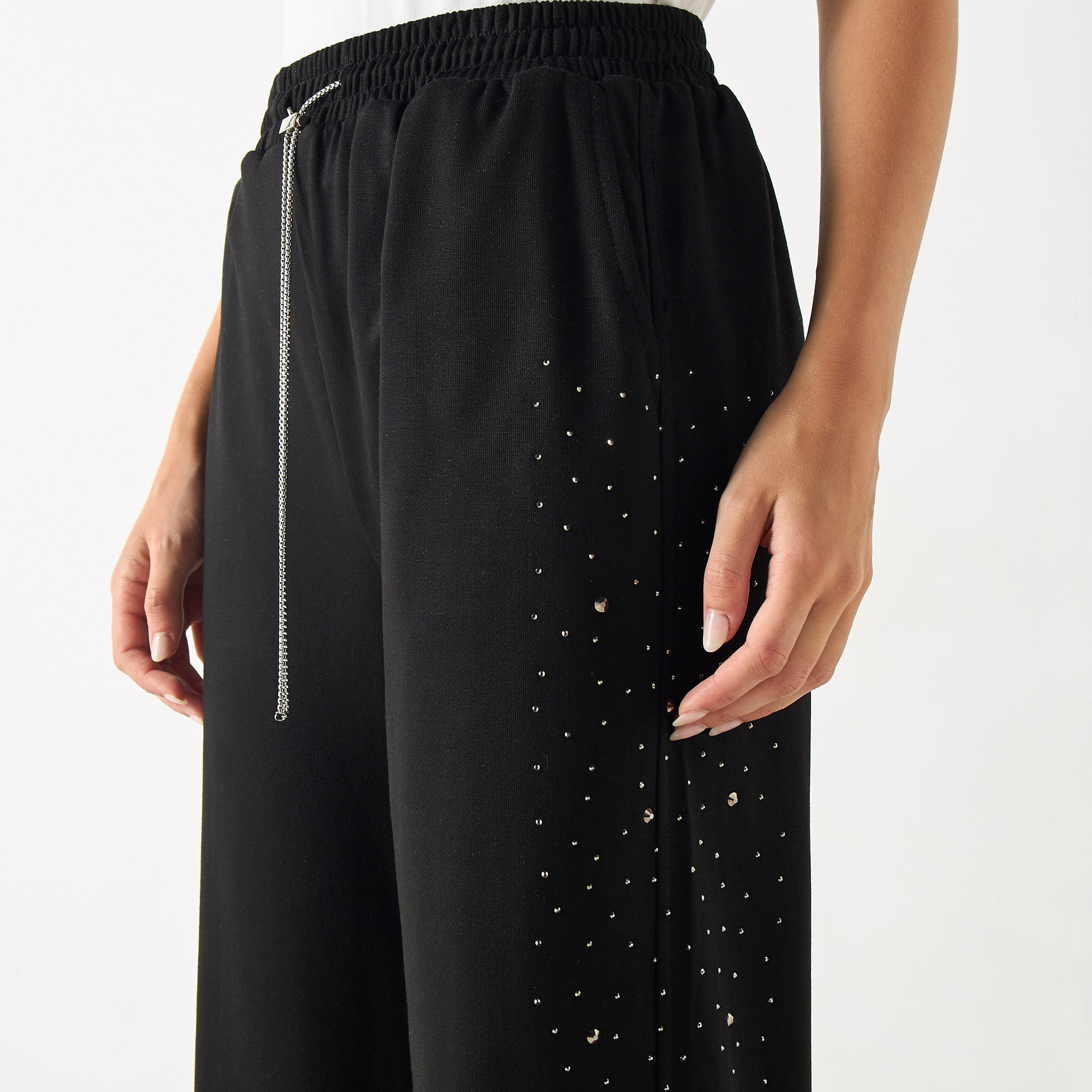 بنطلون رياضي مزين برباط إغلاق من تو إكستريمز-women-clothing-bottoms-joggers-image-4