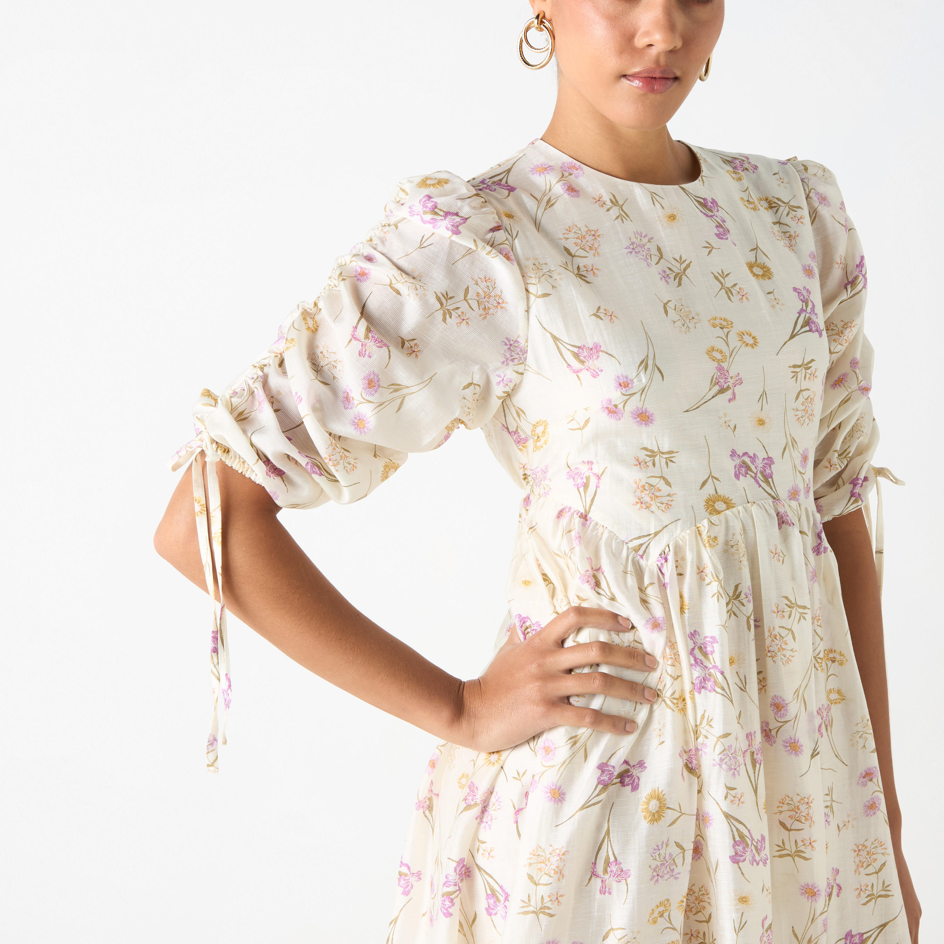 فستان ميدي بطبعات أزهار وياقة مستديرة وخصر برباط من تو إكستريمز-women-clothing-dresses-image-4