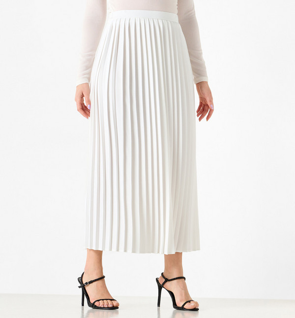 Shop 2Xtremz Pleated Maxi A-line Skirt with Elasticated Waistband