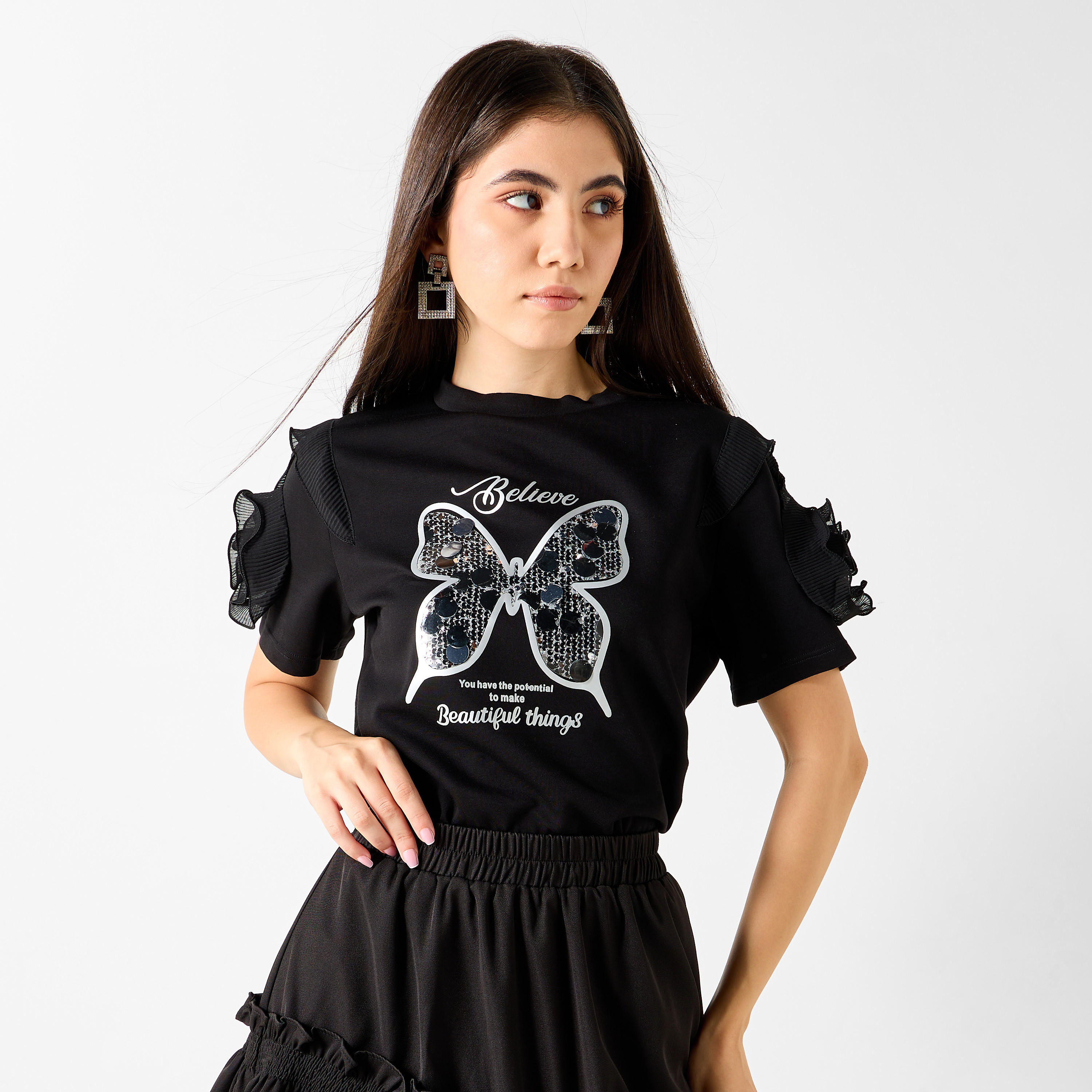تيشيرت بزينة فراشة وأكمام بتفاصيل كشكش من تو إكستريمز-women-clothing-tshirts-image-5