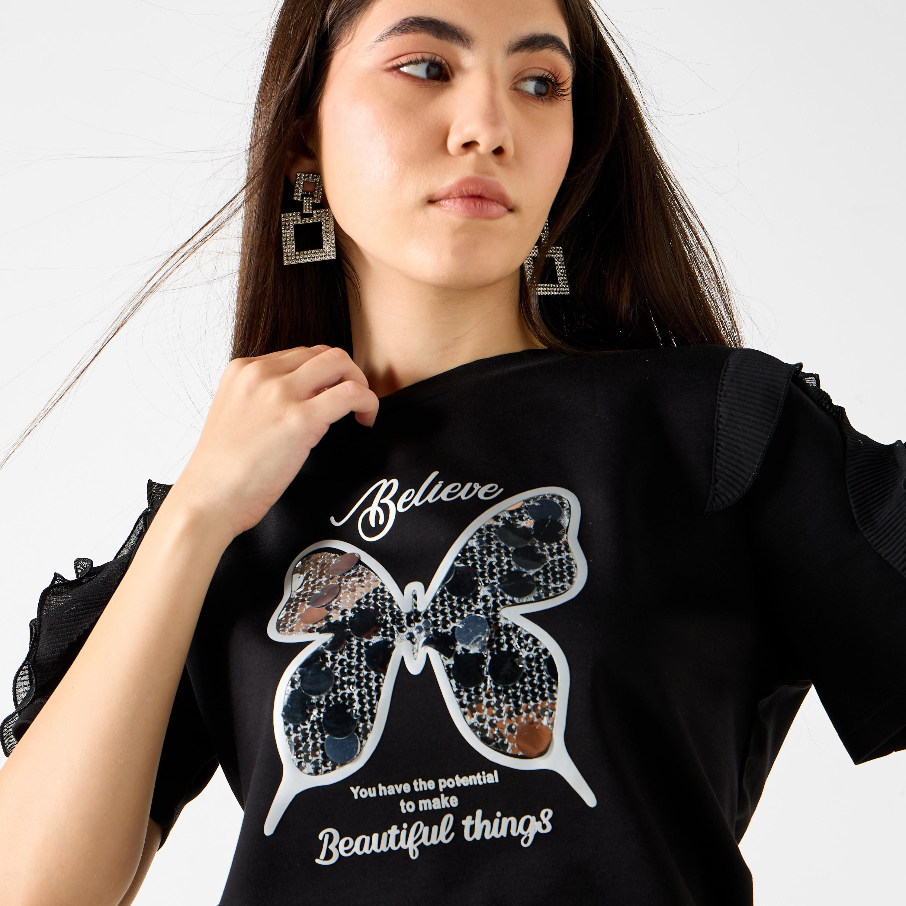 تيشيرت بزينة فراشة وأكمام بتفاصيل كشكش من تو إكستريمز-women-clothing-tshirts-image-8