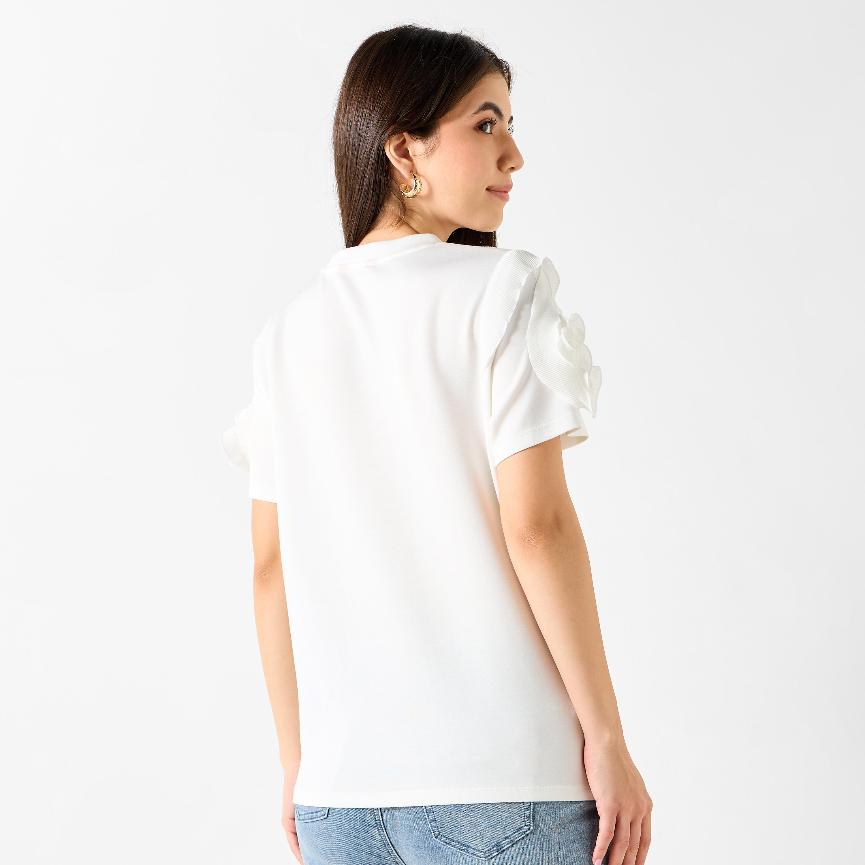 تيشيرت بزينة فراشة وأكمام بتفاصيل كشكش من تو إكستريمز-women-clothing-tshirts-image-3