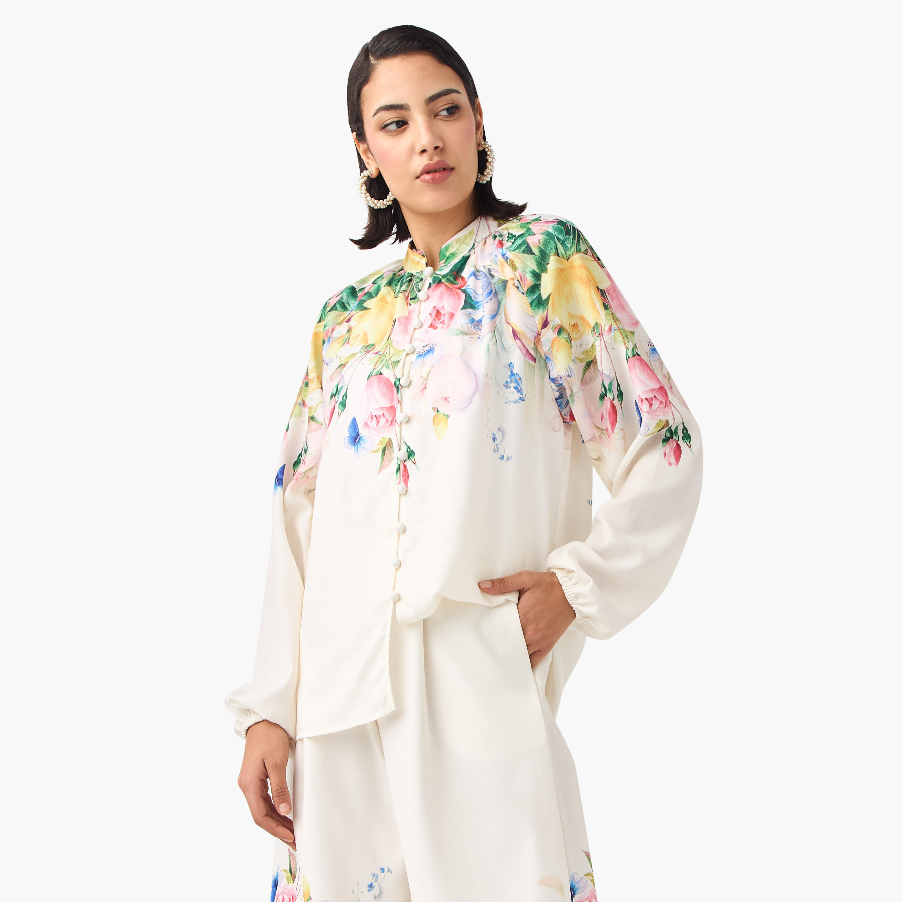 بلوزة بياقة ماندارين وأكمام منفوخة وطبعات زهرية من تو إكستريمز-women-clothing-shirtsandblouses-blouses-image-1