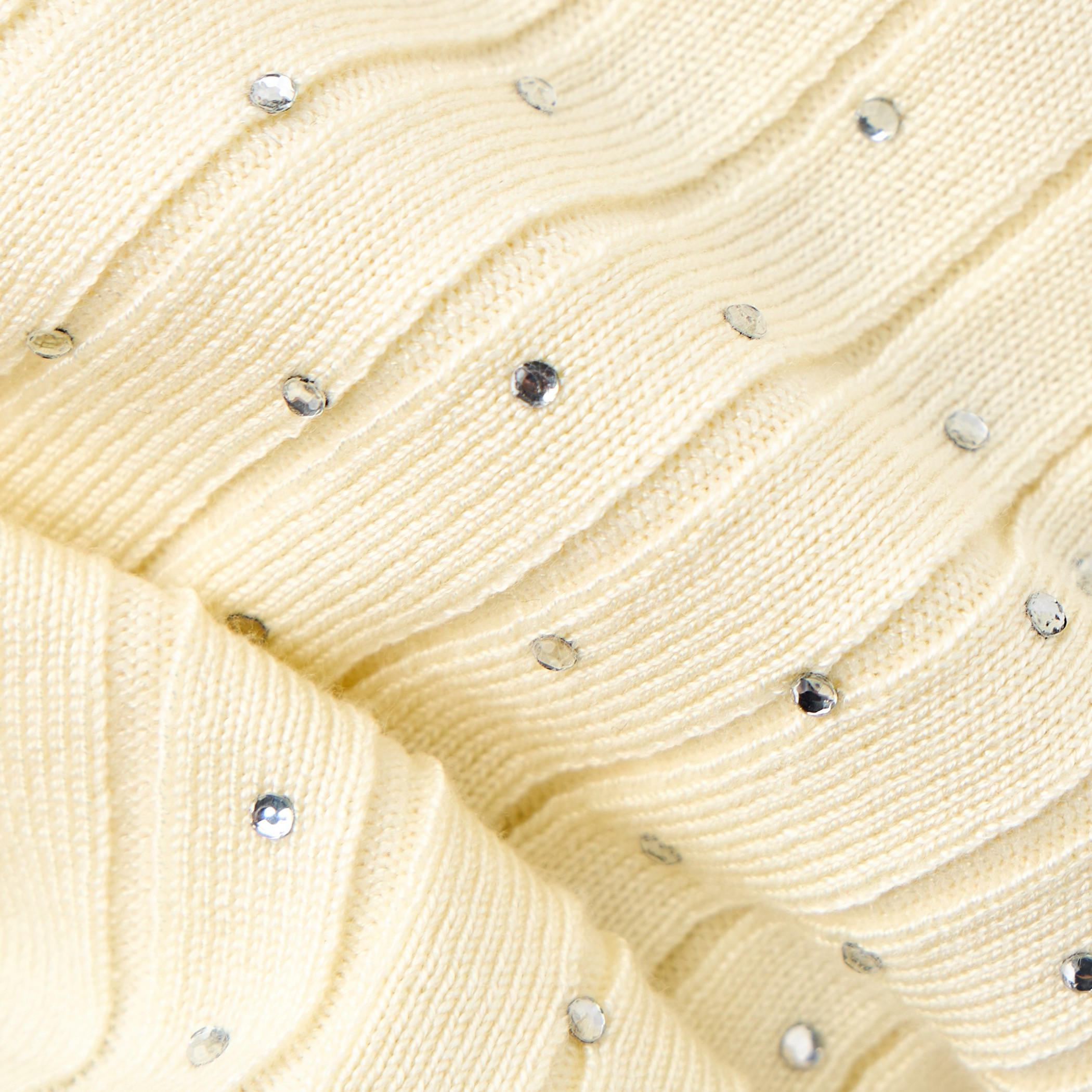 بلوزة قصيرة مزينة بحمالات كتف وياقة عميقة من تو إكستريمز-women-clothing-tshirts-image-5