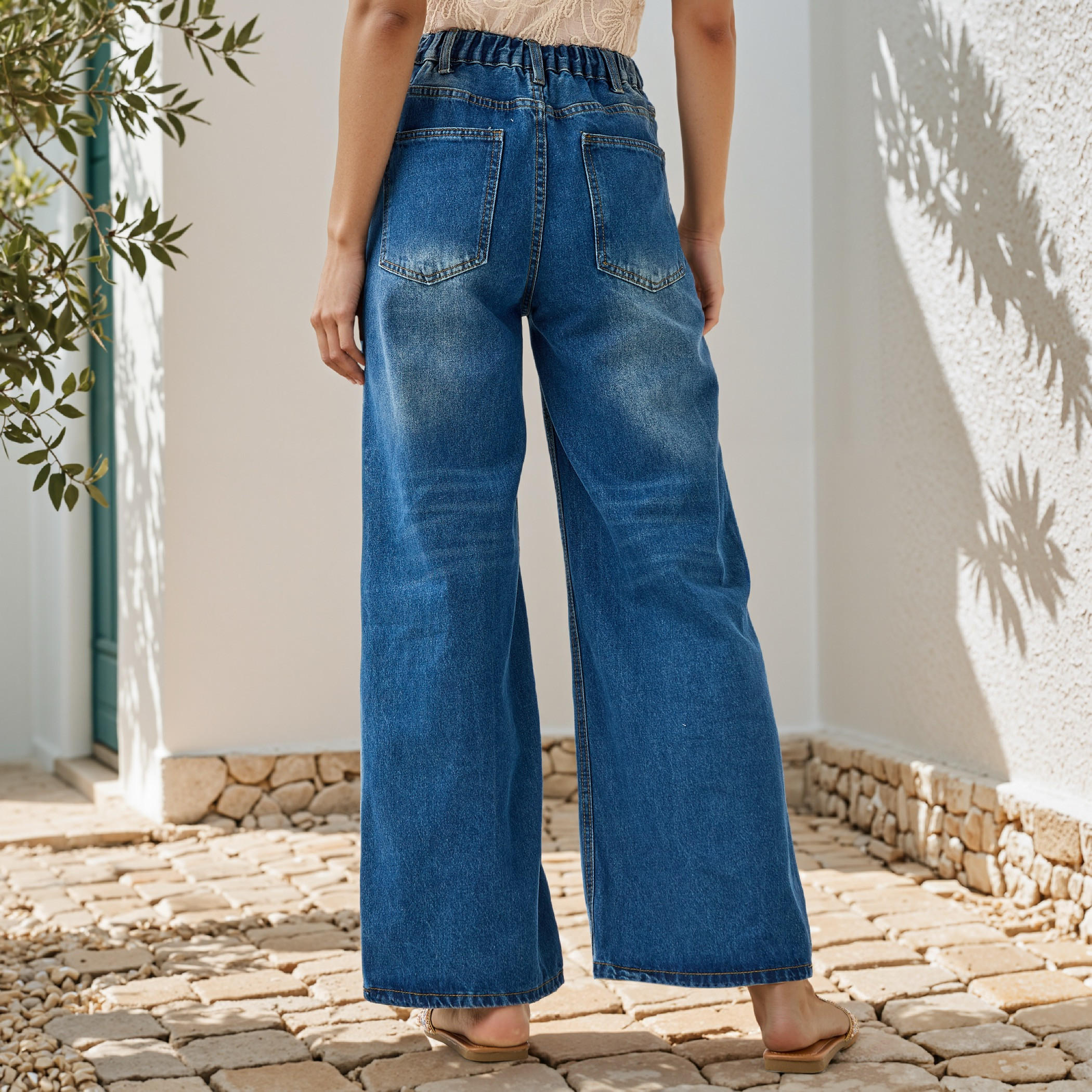 بنطلون جينز بقصة مستقيمة وجيوب وتفاصيل سلسلة من تو إكستريمز-women-clothing-bottoms-jeans-image-3