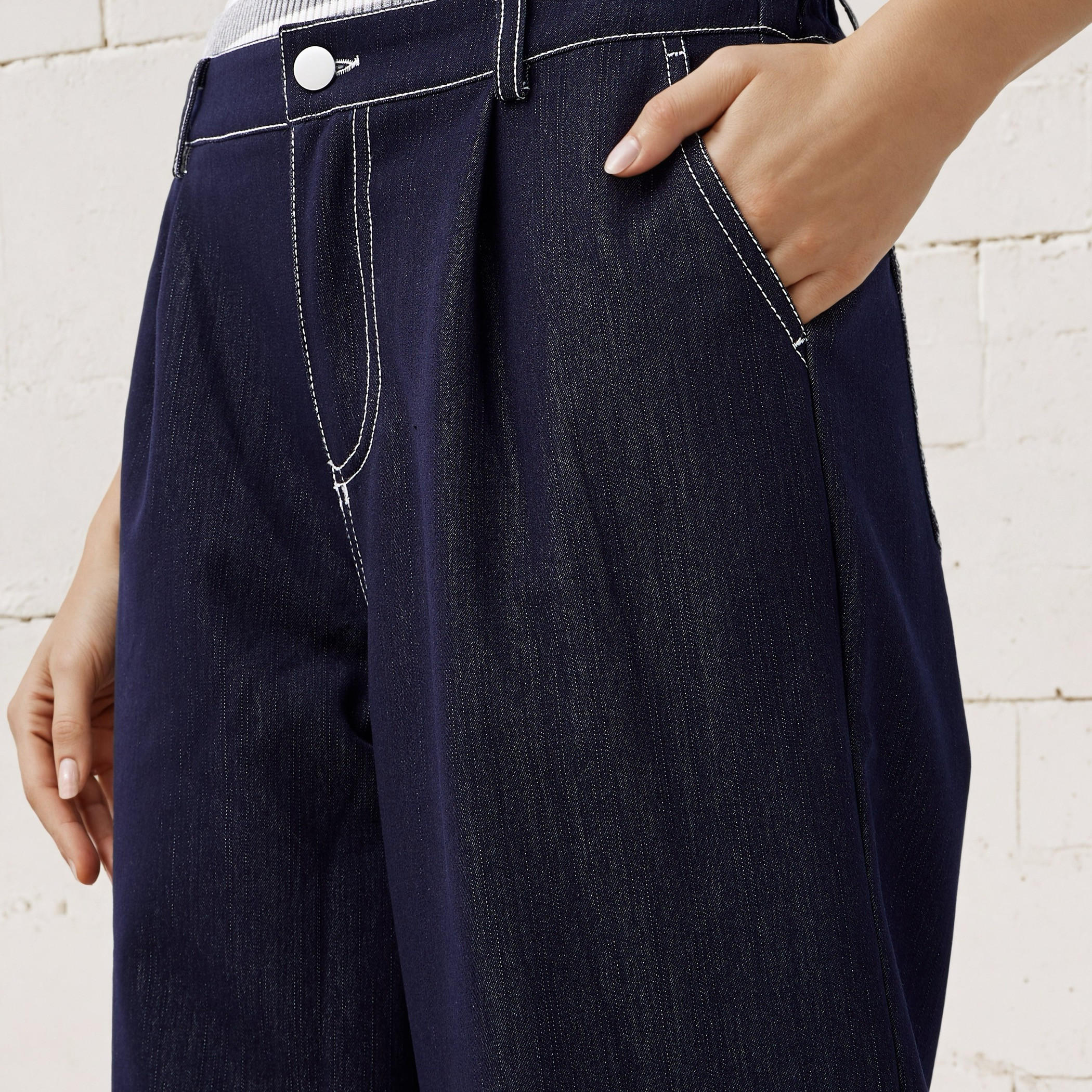 بنطلون بقصة عادية وكسرات من 2إكستريمز-women-clothing-bottoms-trousers-image-4