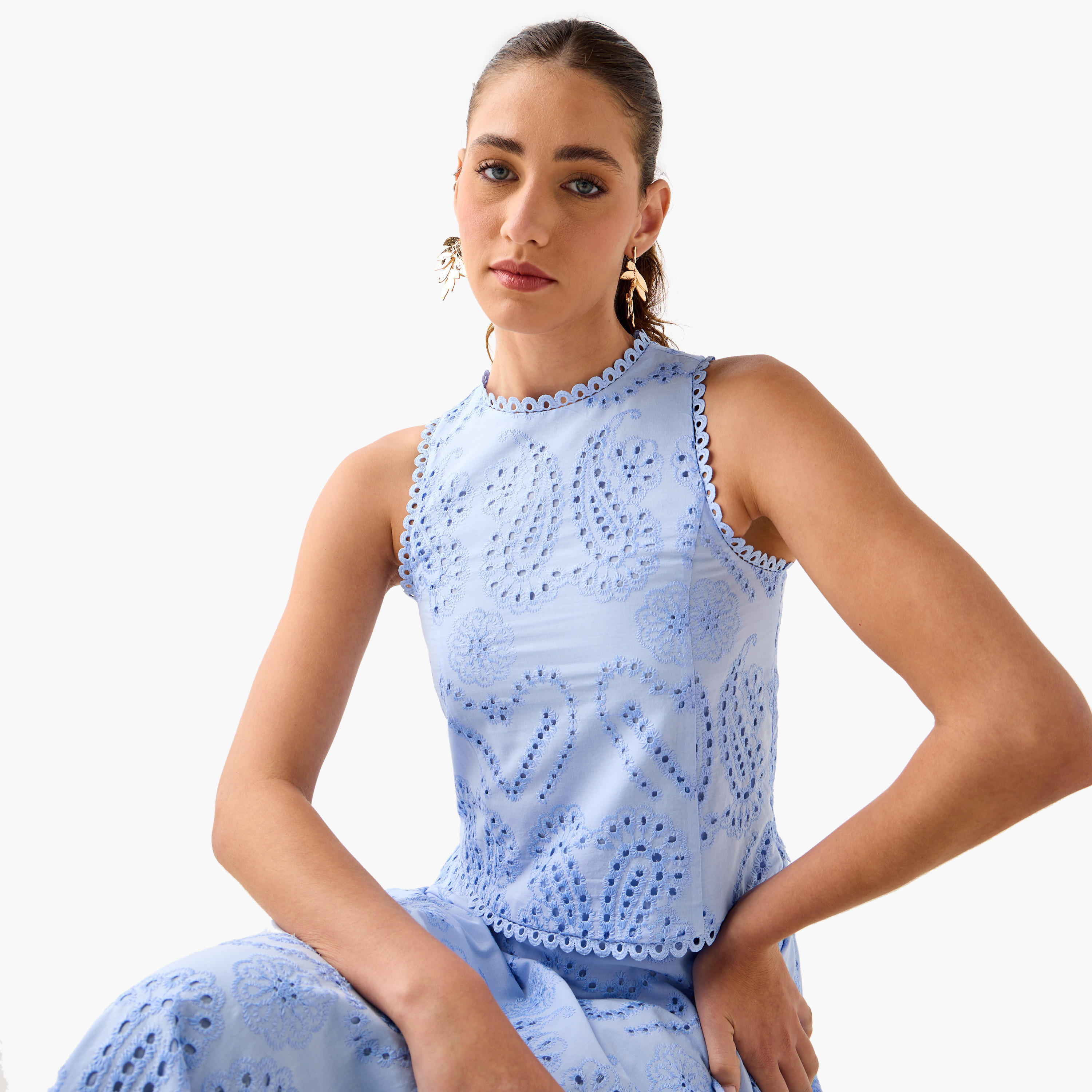 بلوزة بدون أكمام بتطريز شيفلي من توإكستريمز-women-clothing-shirtsandblouses-blouses-image-5