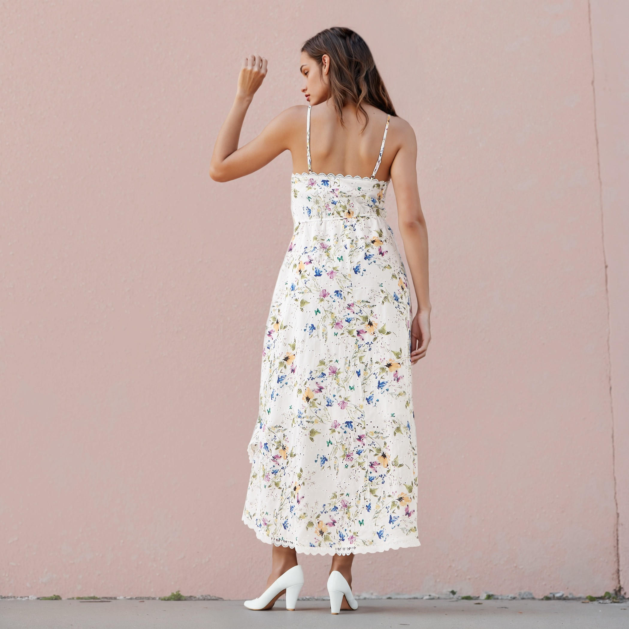 فستان قطن ماكسي دون أكمام بياقة V وتفاصيل شيفلي وطبعات زهرية من تو إكستريمز-women-clothing-dresses-image-3
