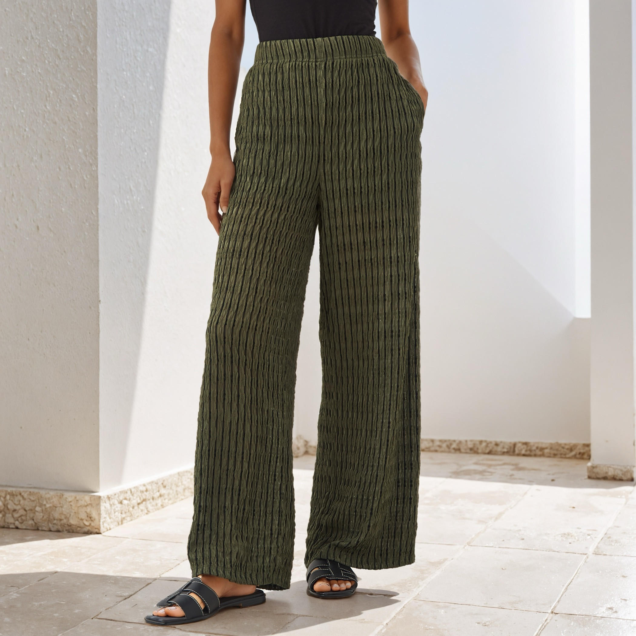 بنطلون بارز الملمس بقصة عادية-women-clothing-bottoms-joggers-image-5