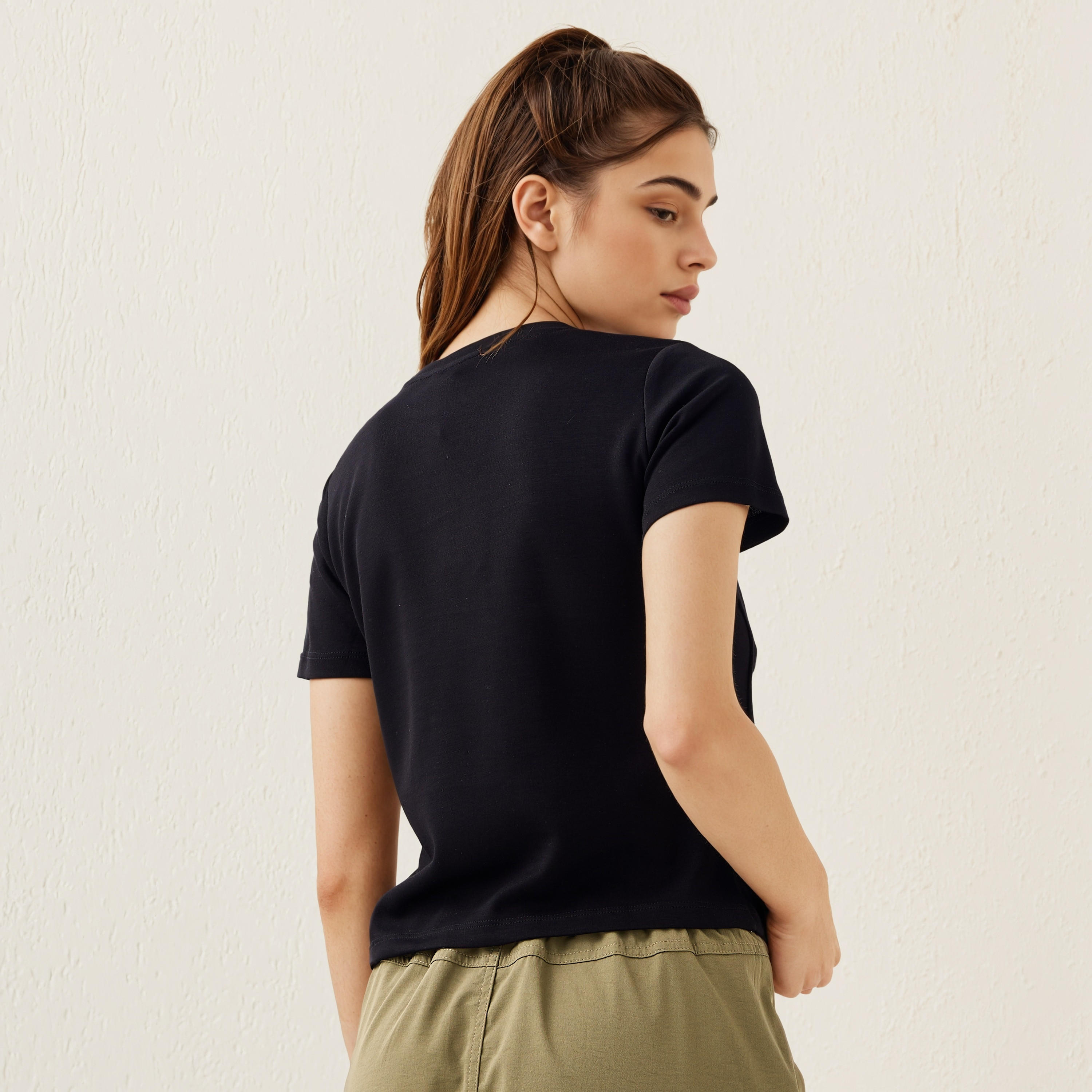 تيشيرت بزينة معدن من تو إكستريمز-women-clothing-tshirts-image-3