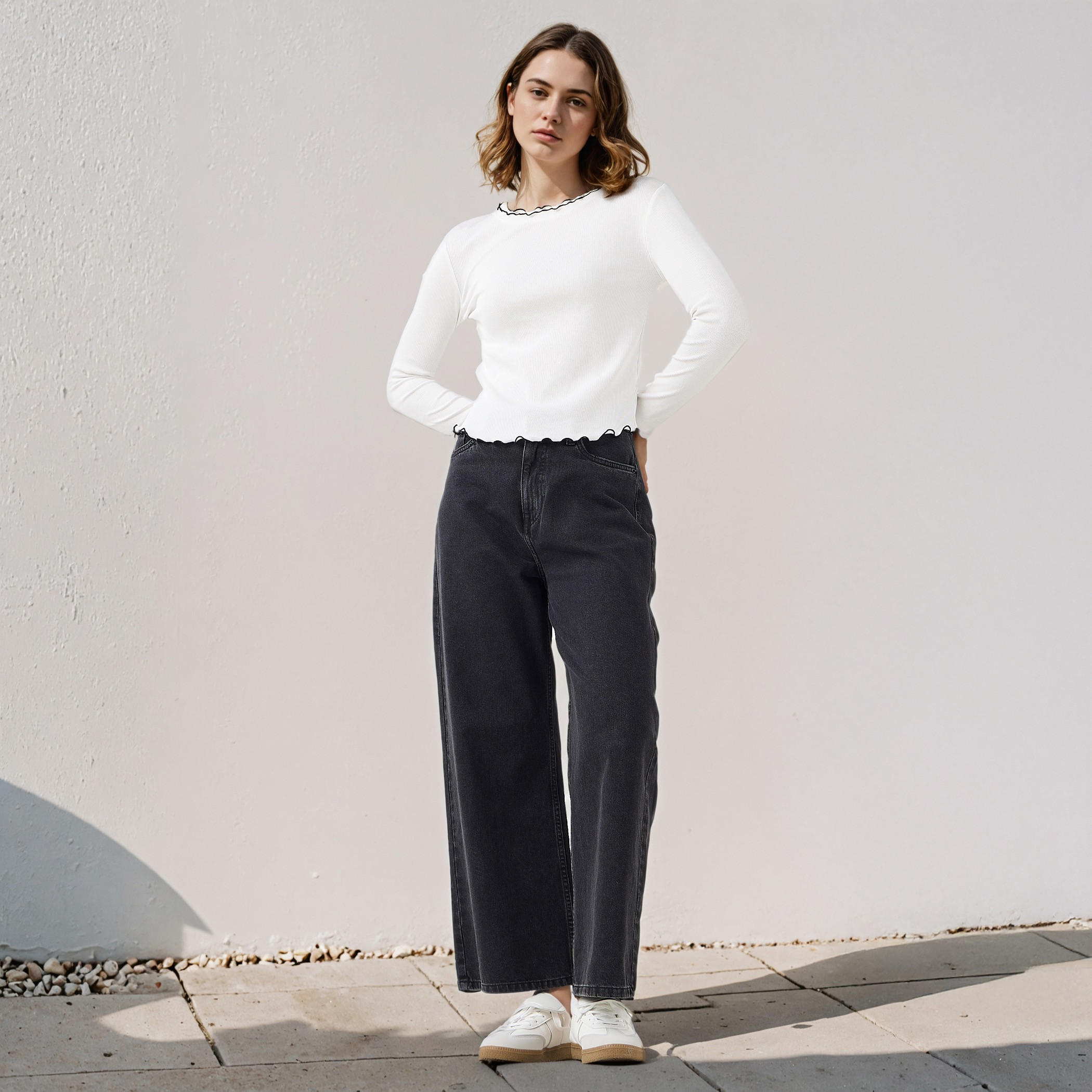 بلوزة مضلعة بخيوط بارزة متباينة من تو إكستريمز-women-clothing-tshirts-image-4
